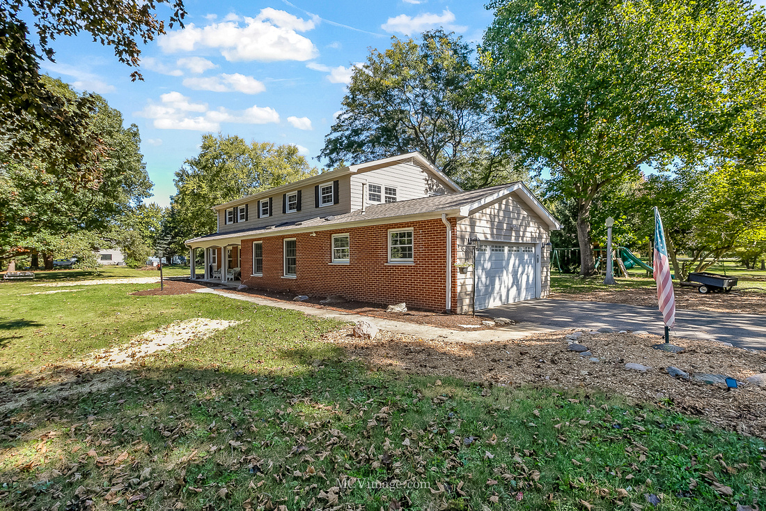 Property Photo:  2S739 Nelson Lake Road  IL 60510 