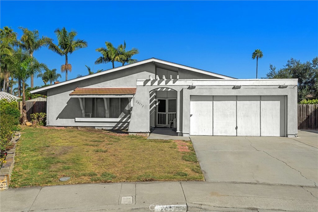 20372 Mooncrest Circle  Huntington Beach CA 92646 photo