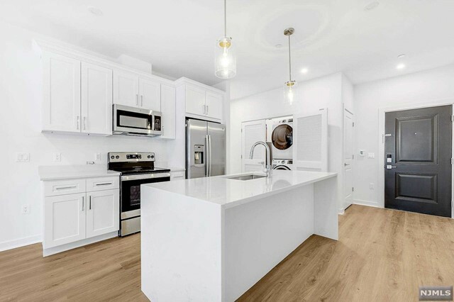 Property Photo: 74 Clarendon Place 204 NJ 07601