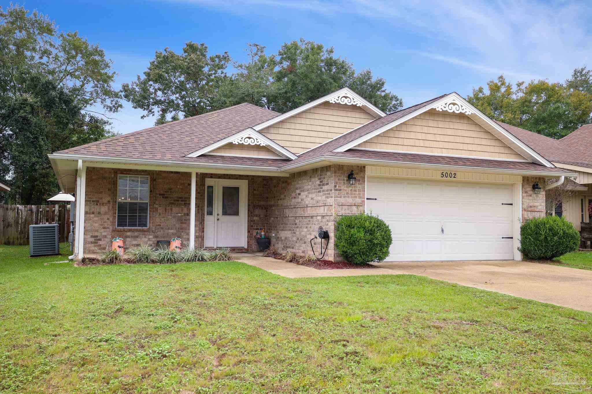 Property Photo:  5002 Covenant Cir  FL 32571 