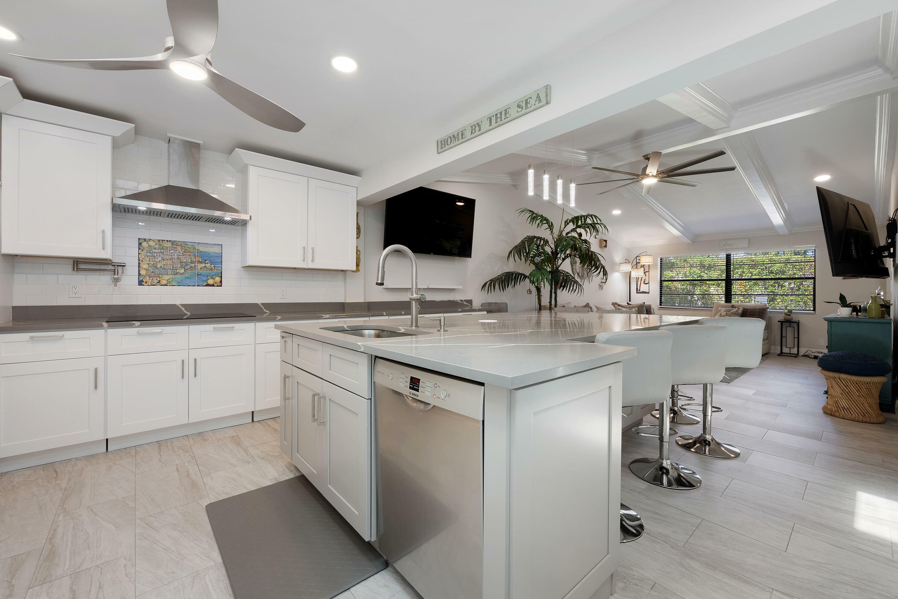 Property Photo:  7 Ridge Pointe Drive C  FL 33435 