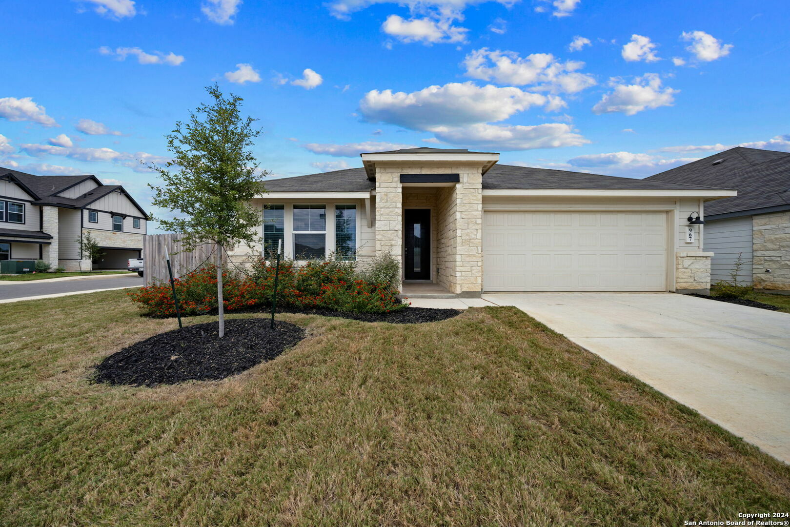 Property Photo: 967 Black Horse TX 78260