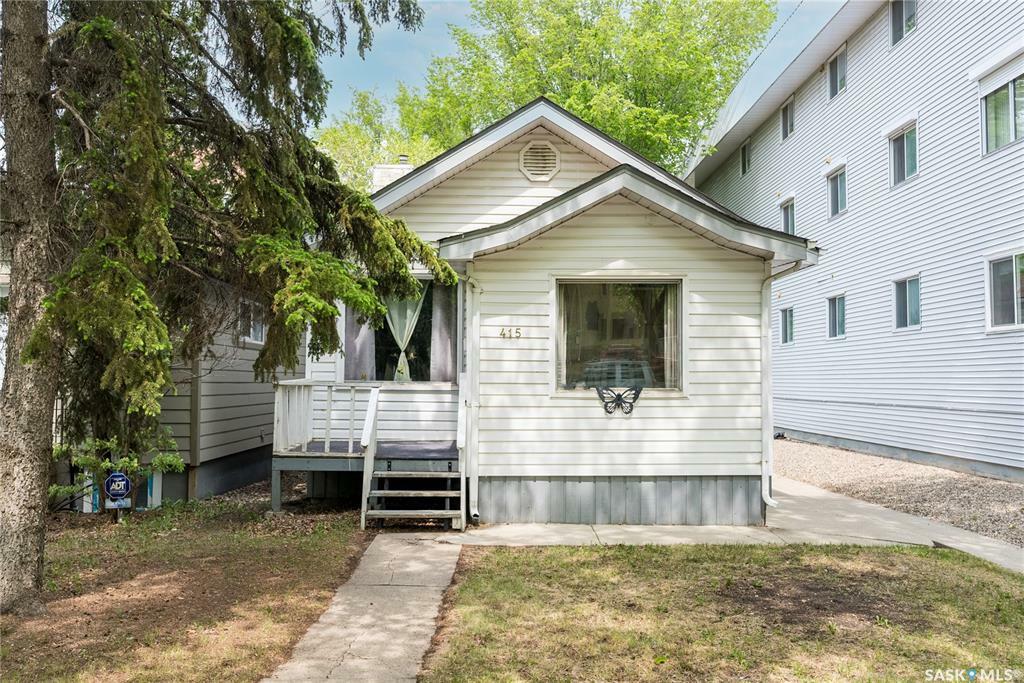 Property Photo:  415 Main Street E  SK S7N 0B9 