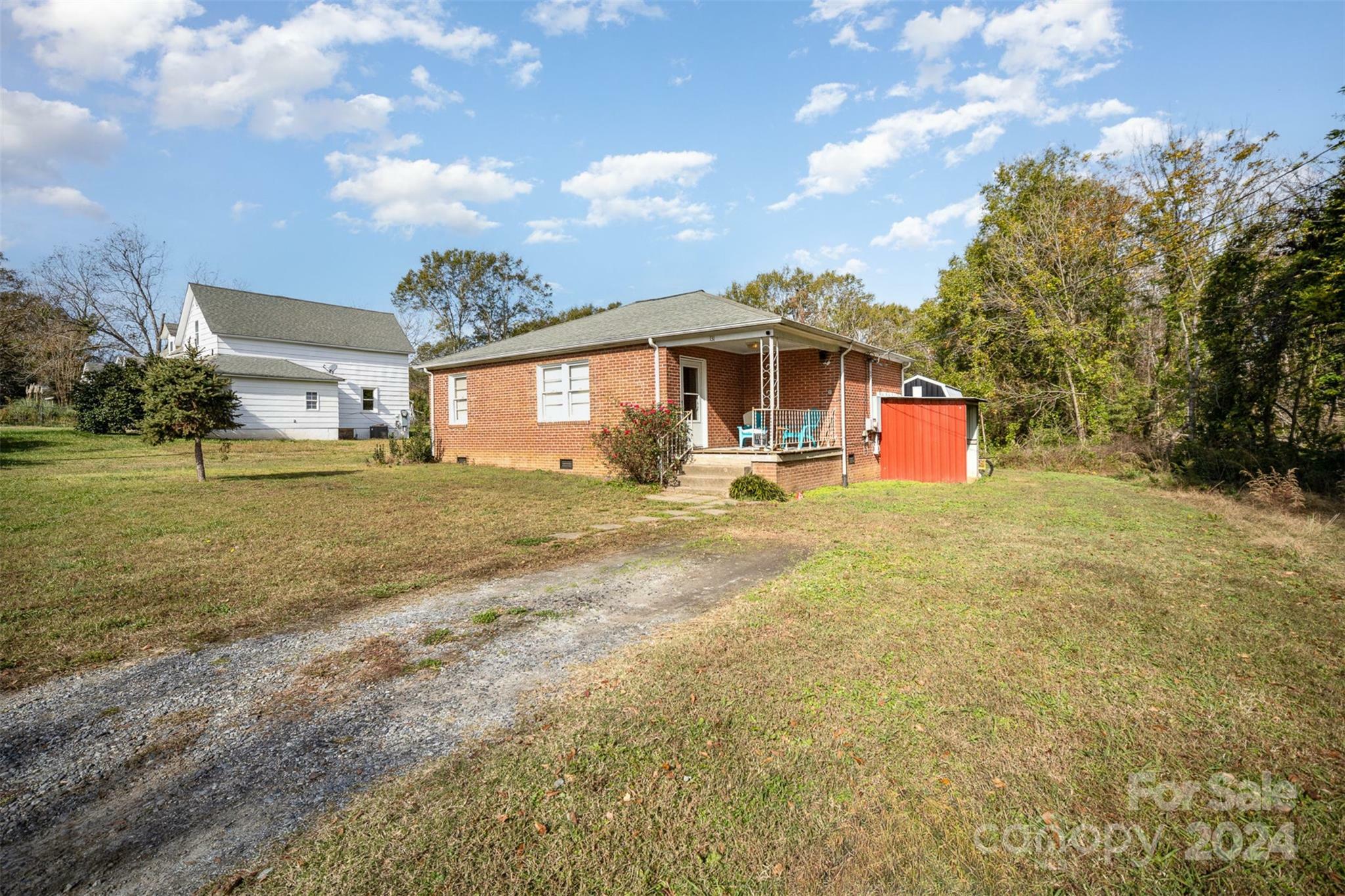 Property Photo: 131 E Branch Avenue NC 28152