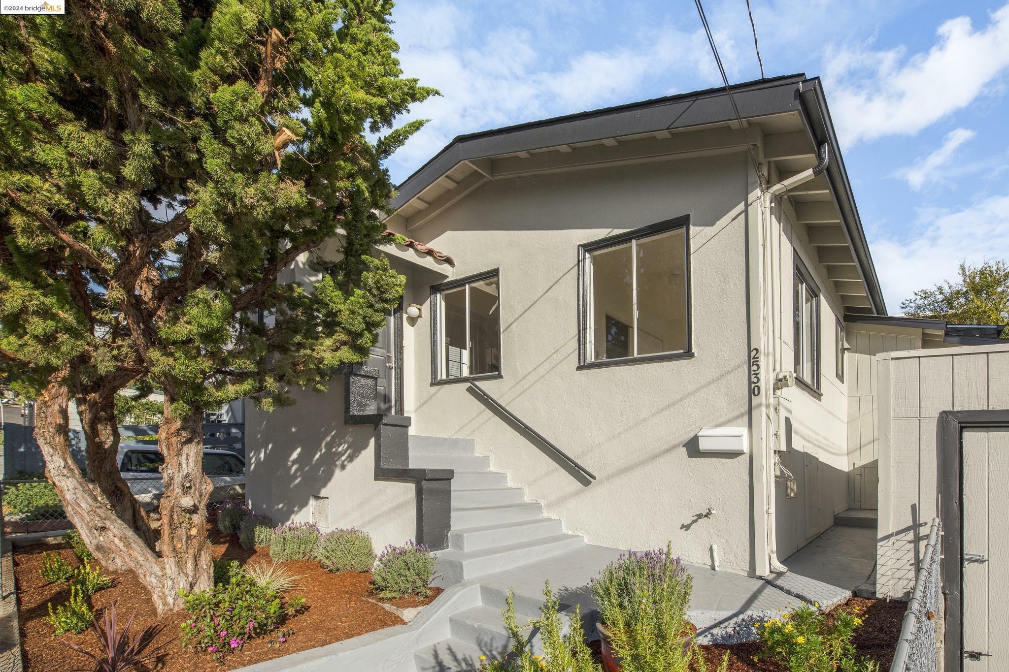 Property Photo:  2530 Highland Ave  CA 94606 