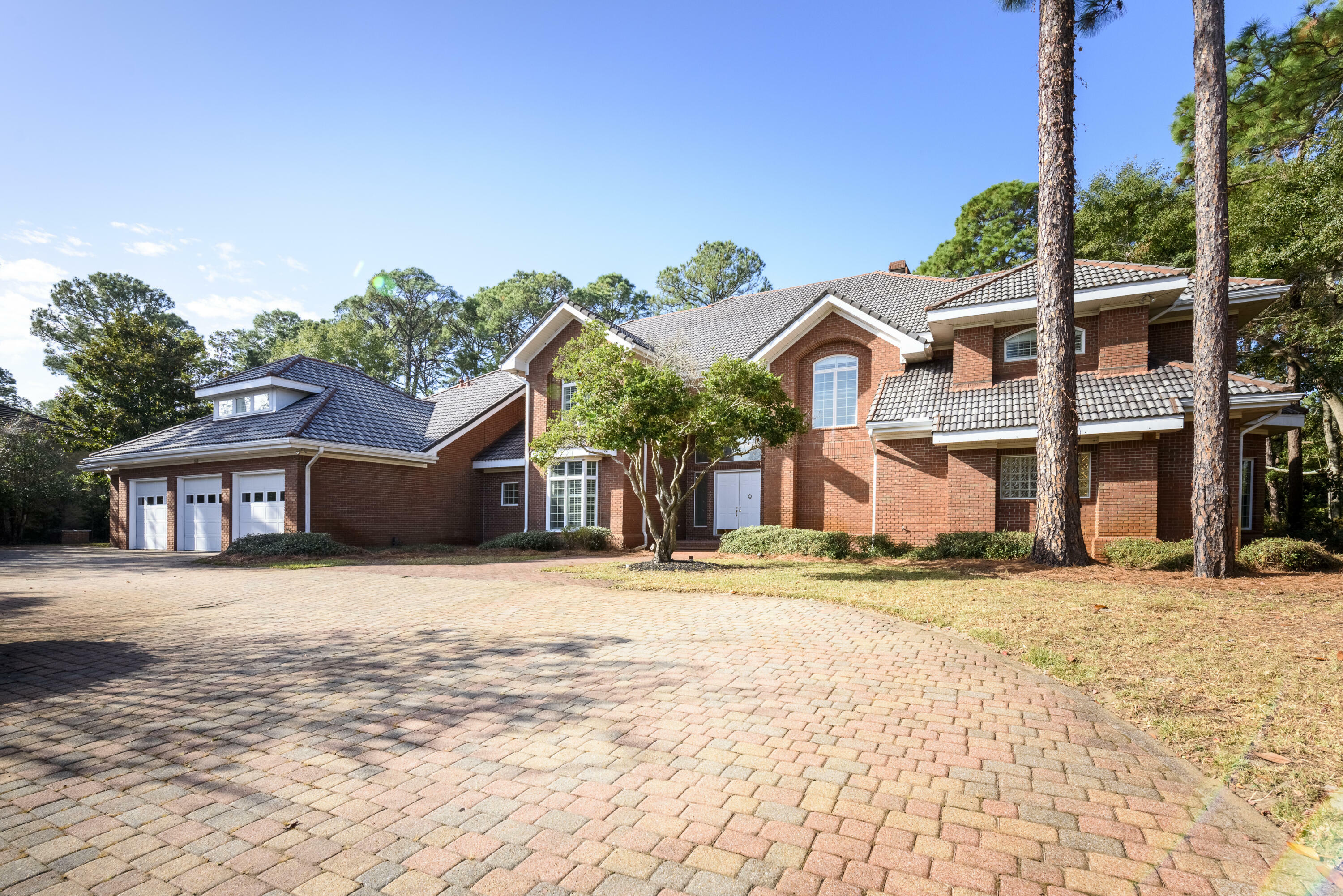 Property Photo:  1524 Glenlake Circle  FL 32578 