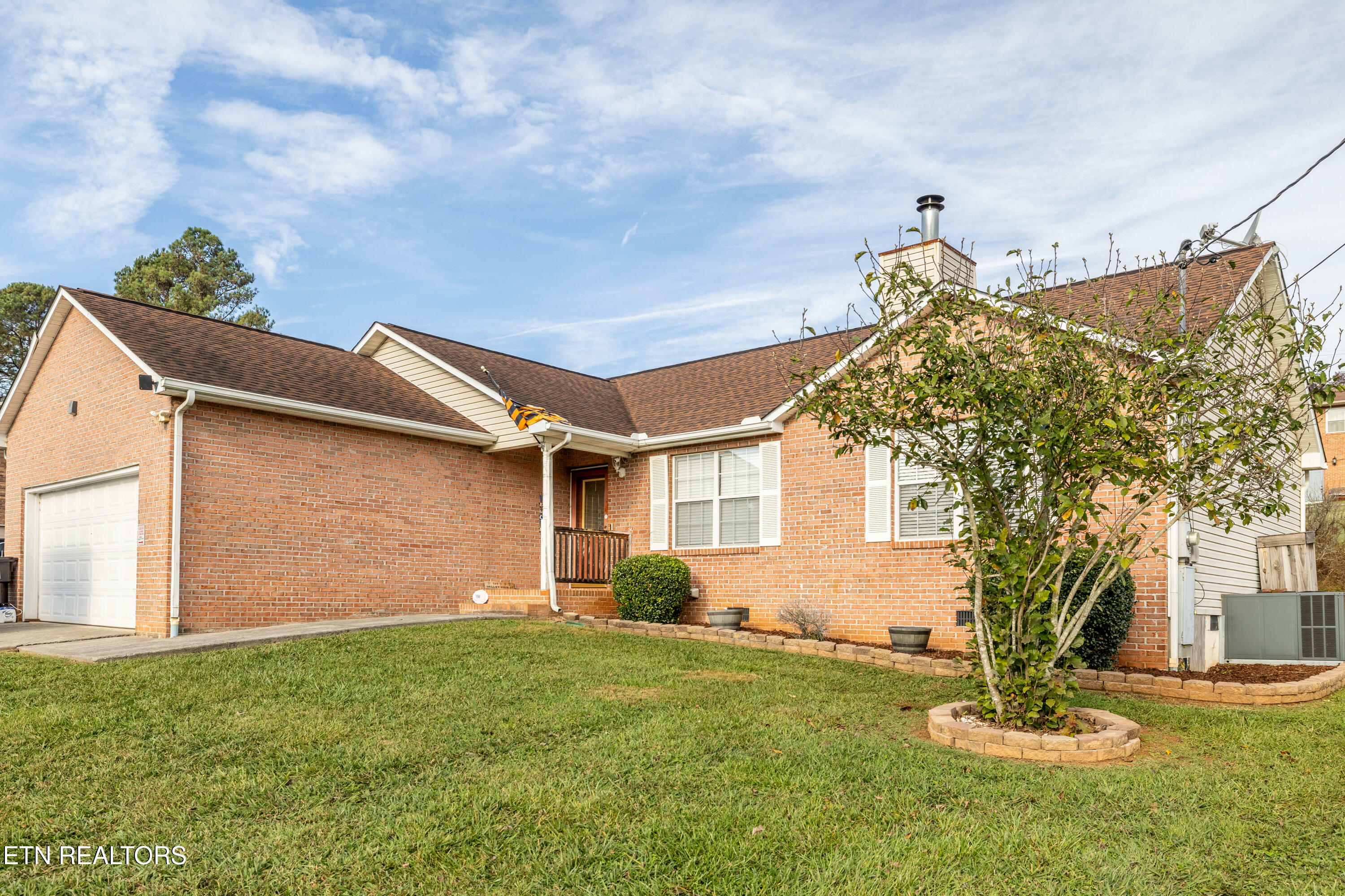 Property Photo:  560 Valley View St  TN 37865 