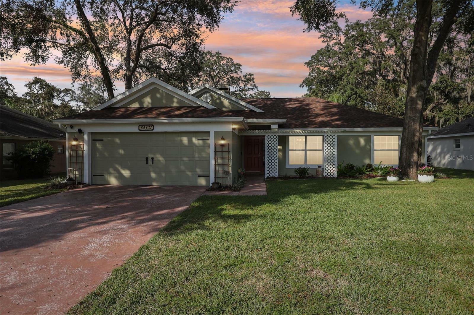 Property Photo:  34321 Shadewood Circle  FL 34788 