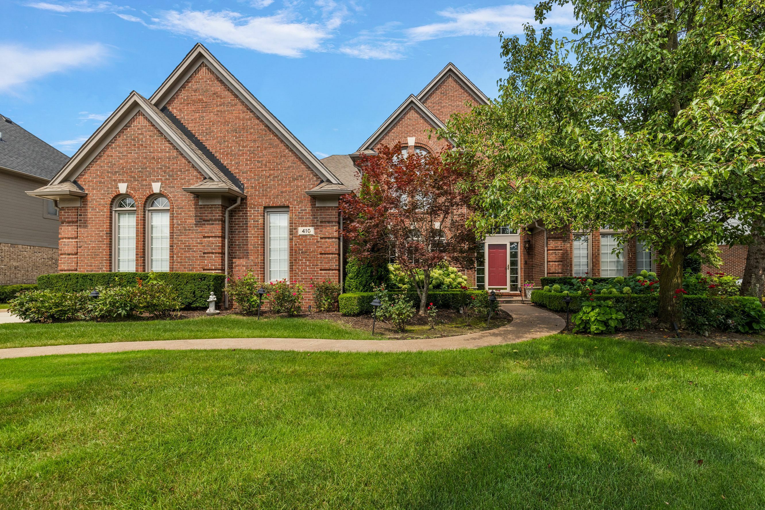 Property Photo:  410 Springview Drive  MI 48307 1736 