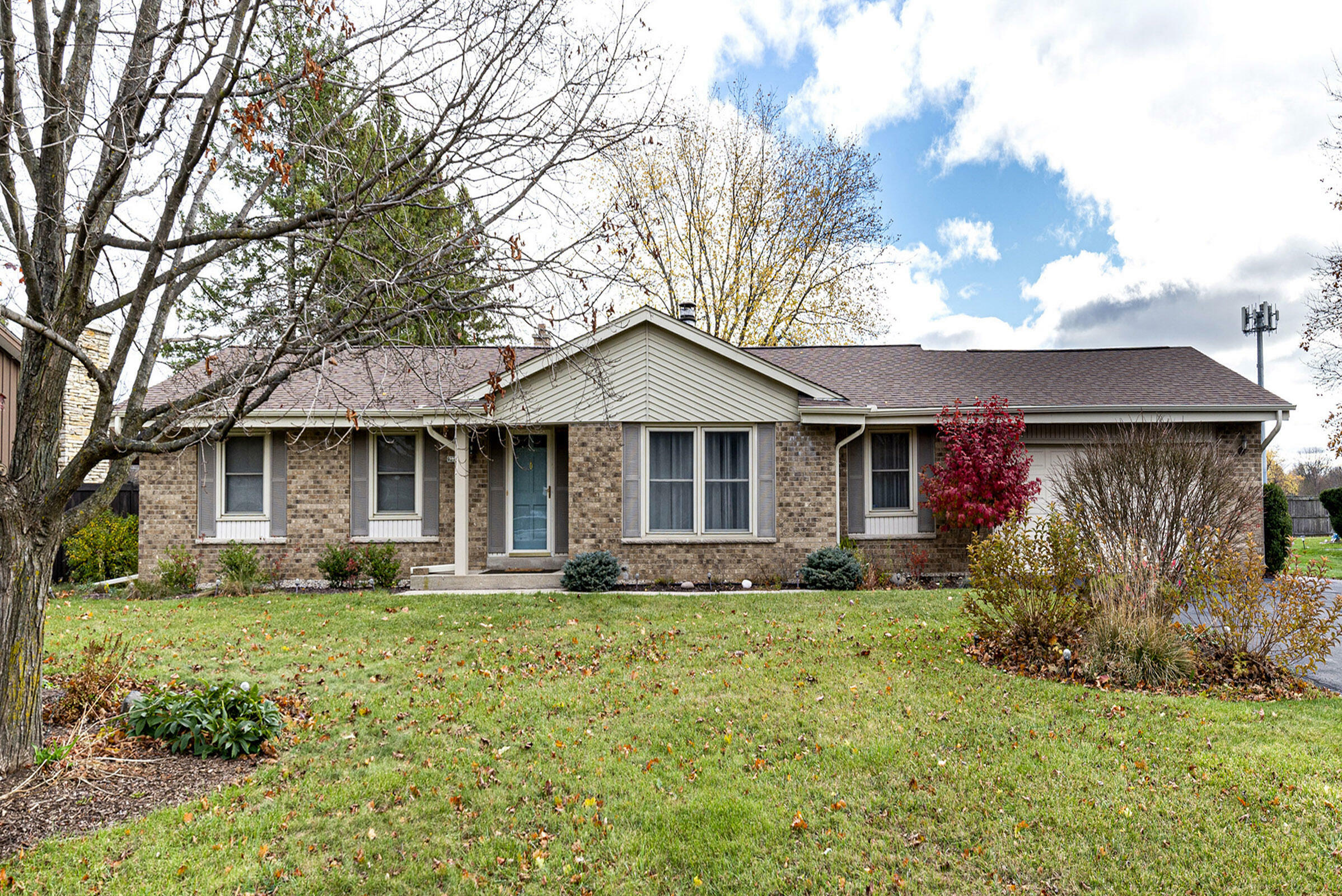 Property Photo: 9250 N Pearlette Ln WI 53223