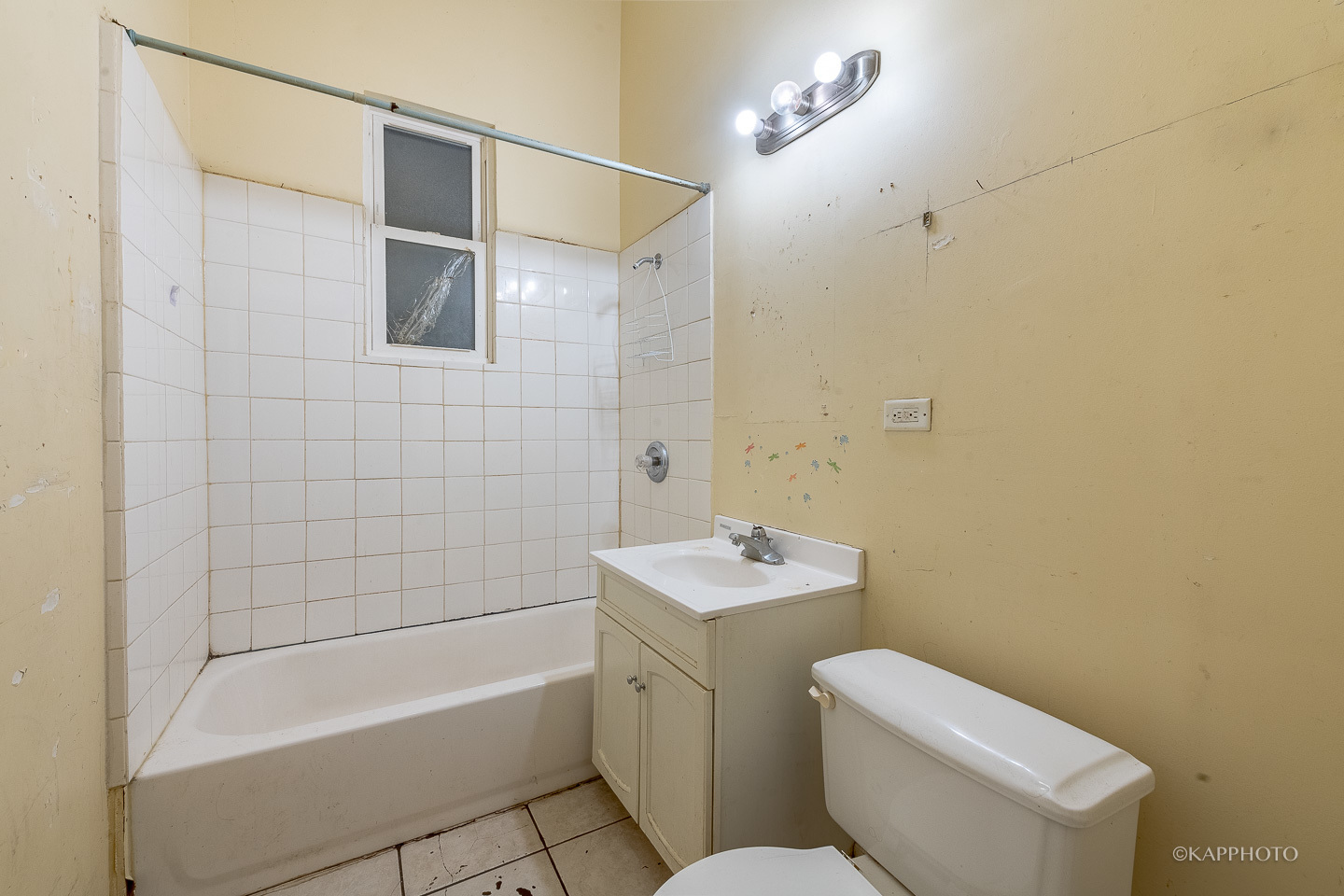 Property Photo:  2407 S Albany Avenue  IL 60623 