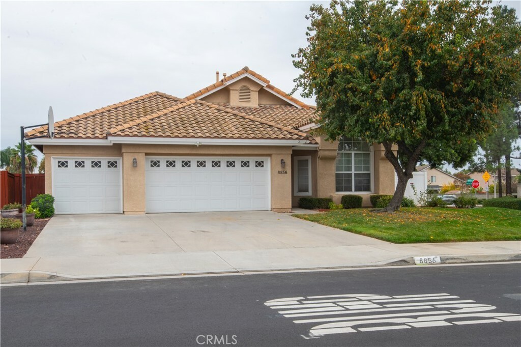 8856 Mesa Oak Drive  Riverside CA 92508 photo