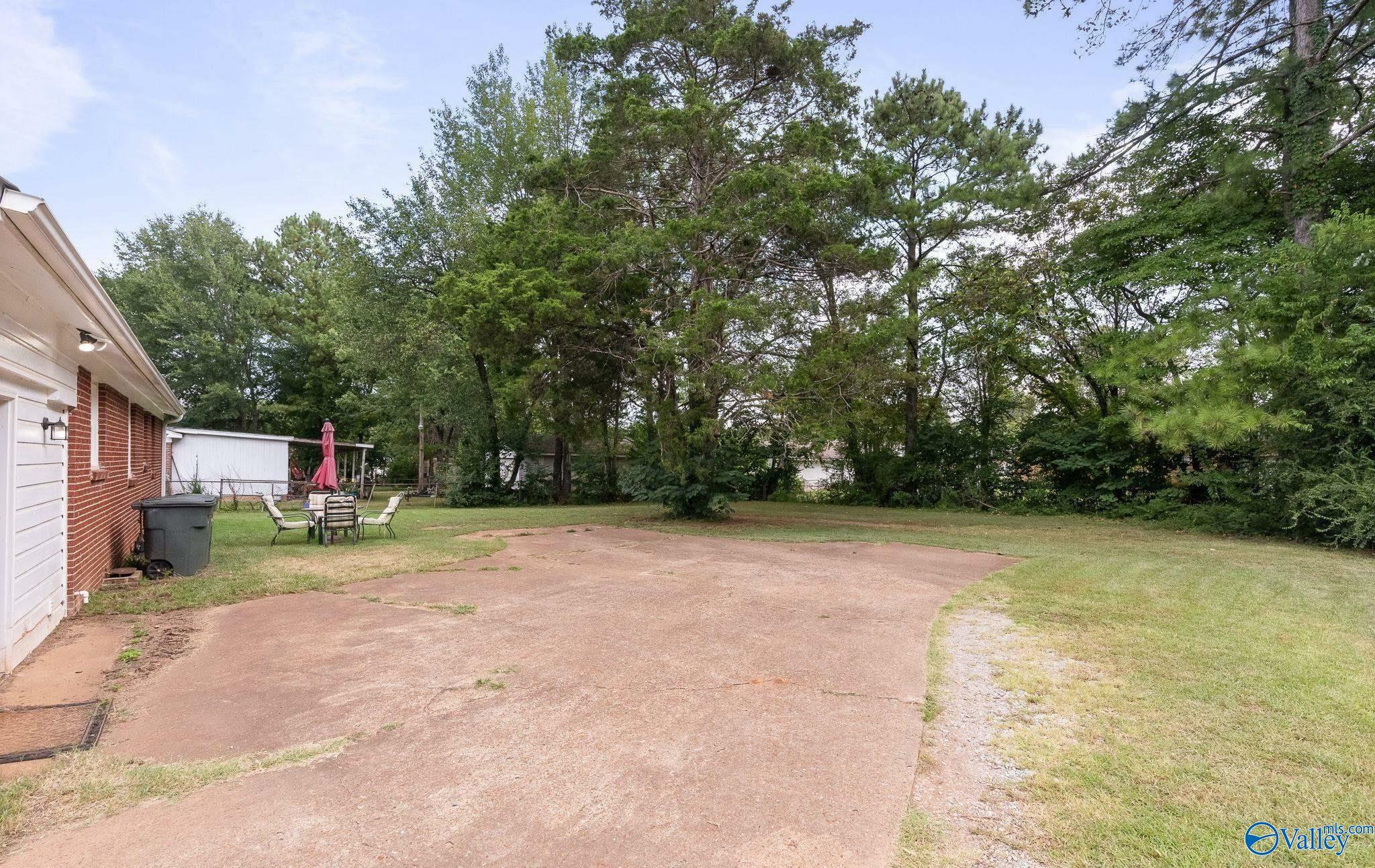 Property Photo:  3206 Pulaski Pike NW  AL 35810 