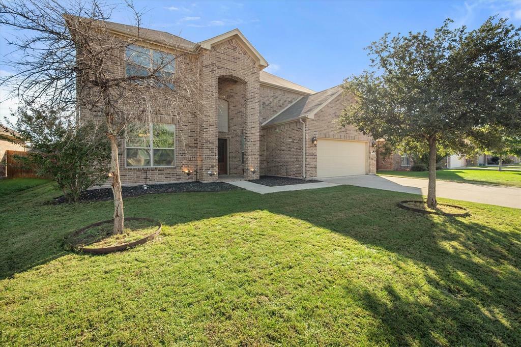 Property Photo:  516 Scarlet Trail  TX 76179 