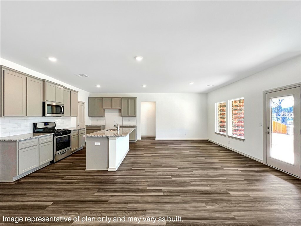 Property Photo: 925 Red Cedar Place AR 72756