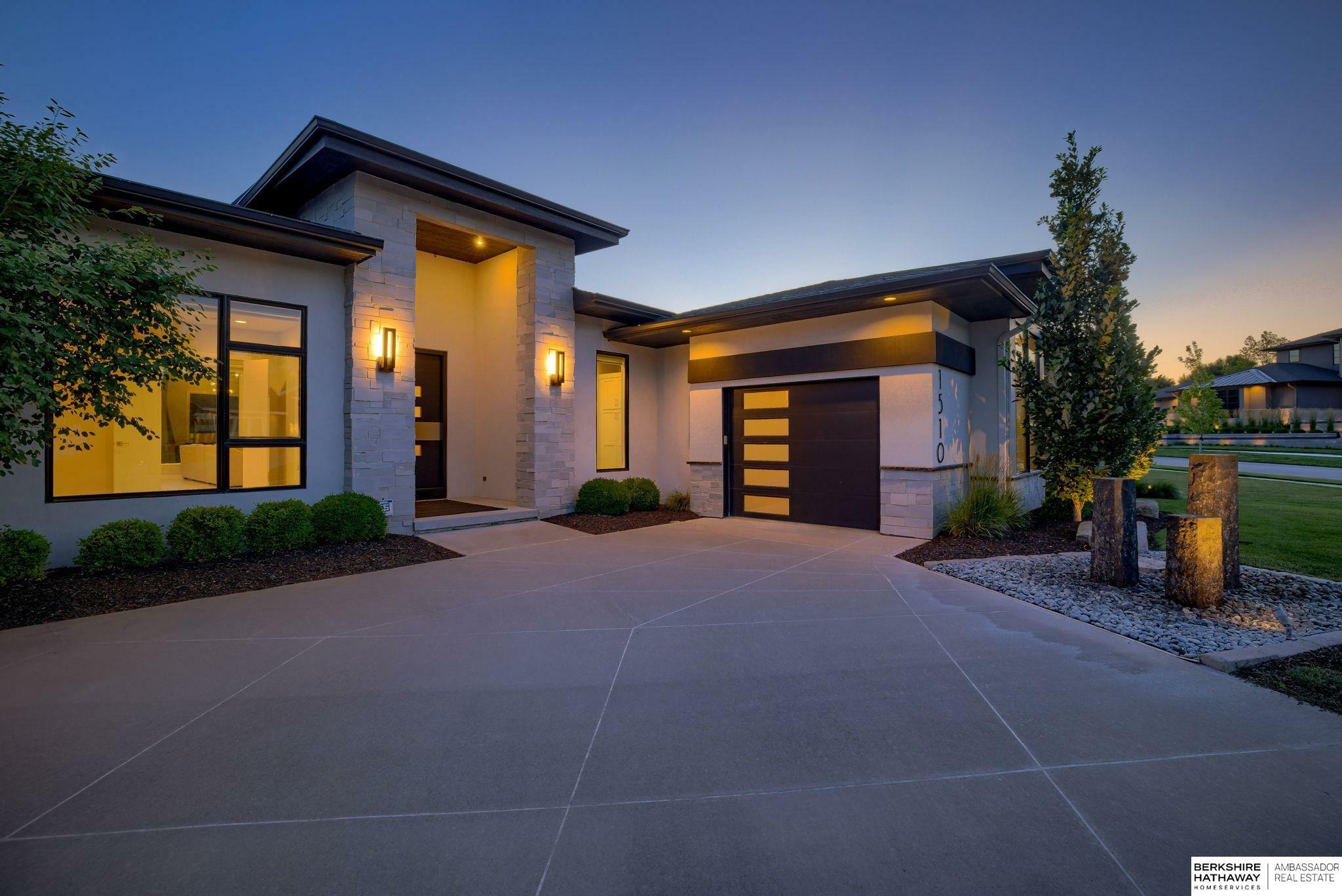 Property Photo: 1510 S 218 Street NE 68022