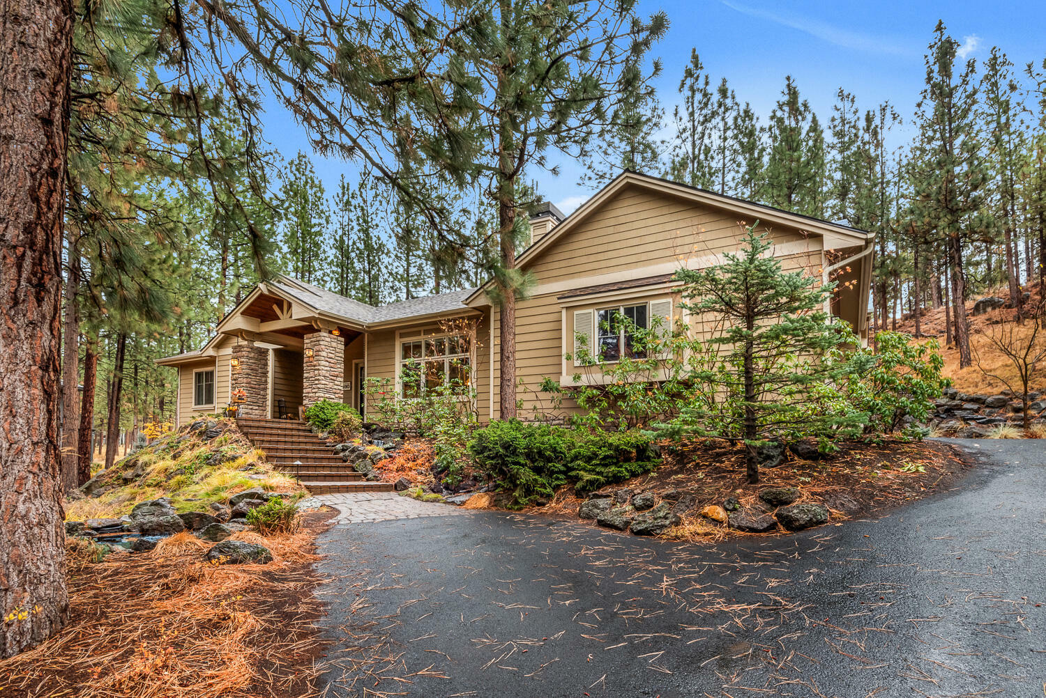 Property Photo:  2962 NW Three Sisters Drive  OR 97703 
