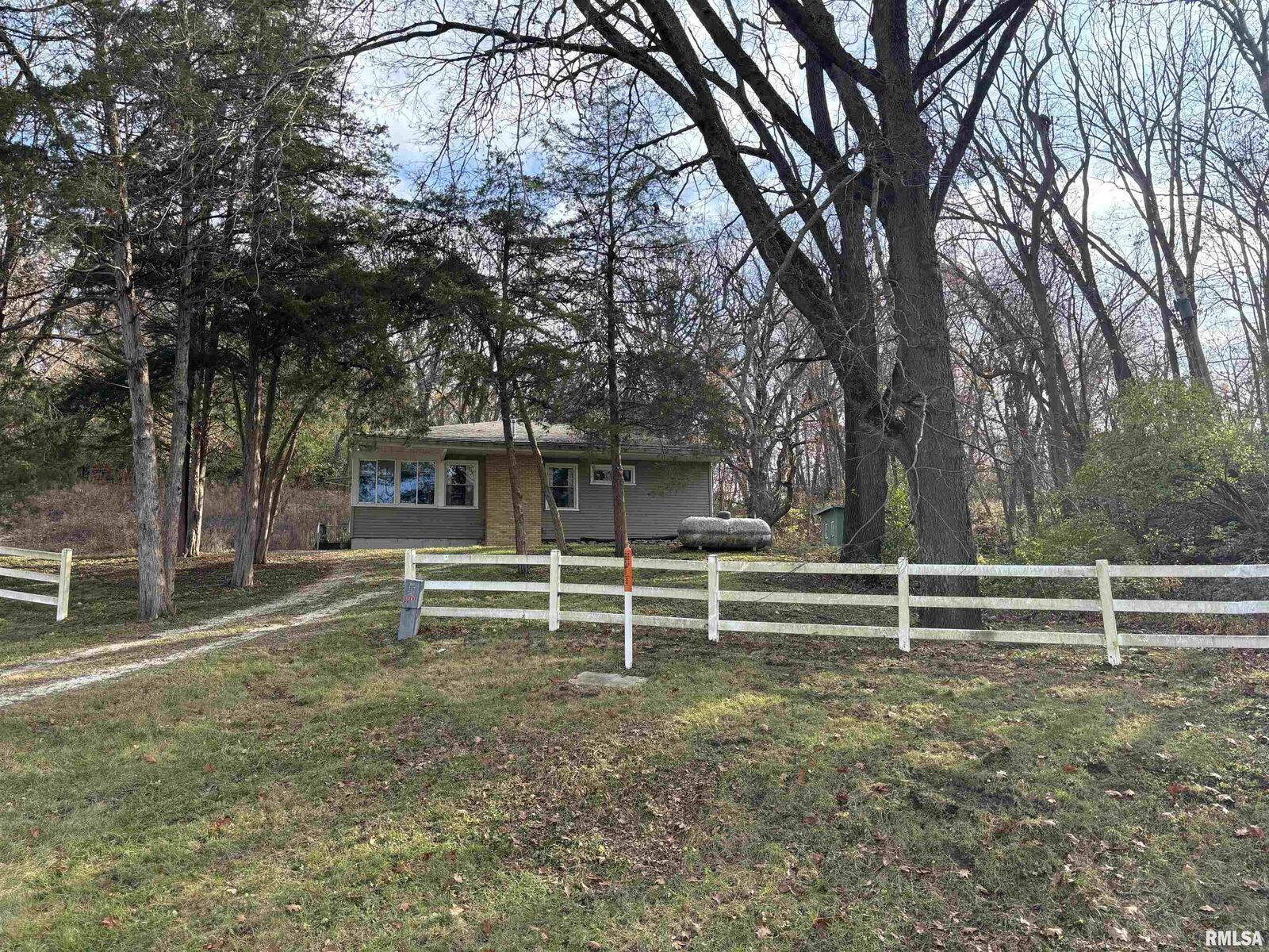 Property Photo: 1166 State Route 26 IL 61540