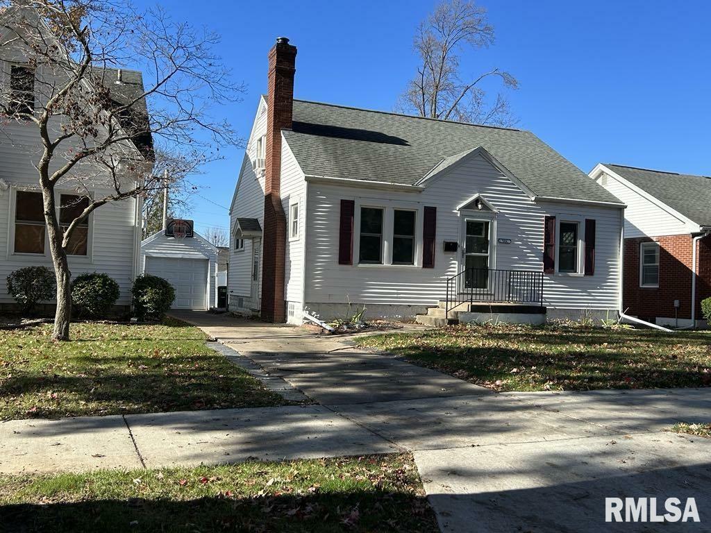 Property Photo:  806 S 22nd Street  IL 62301 