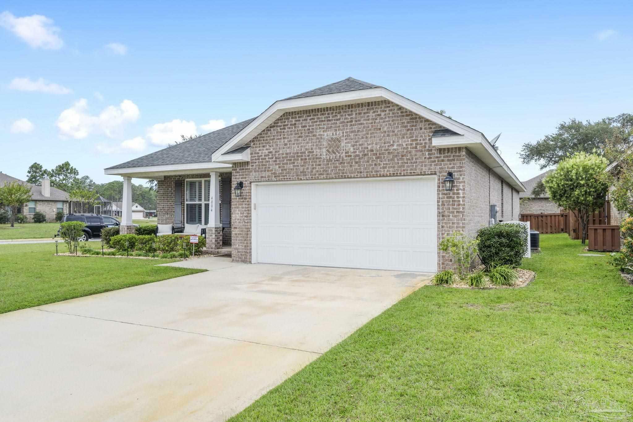 Property Photo:  4804 Fish Hawk Ct  FL 32507 