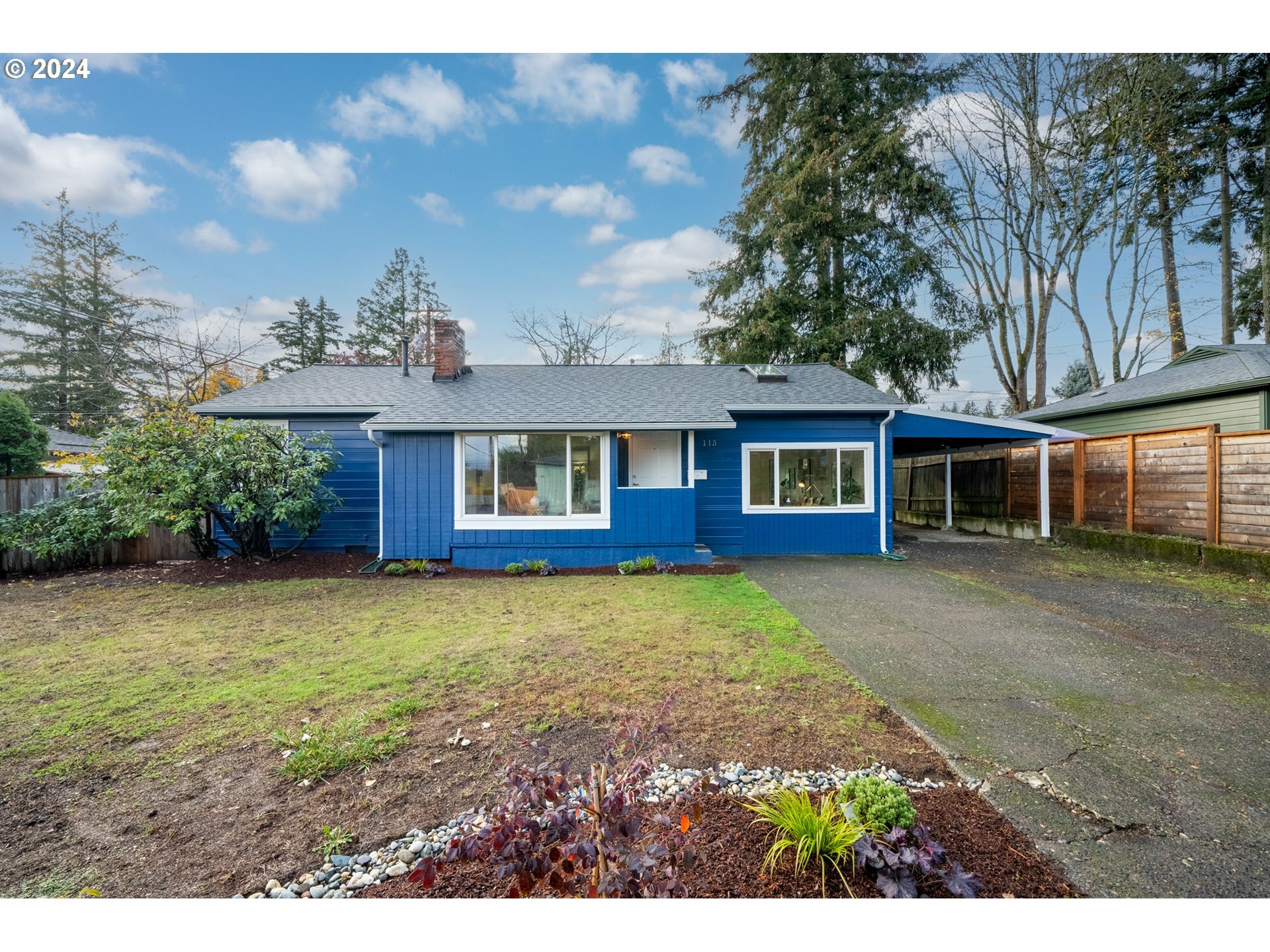 Property Photo:  115 SW 137th Ave  OR 97006 