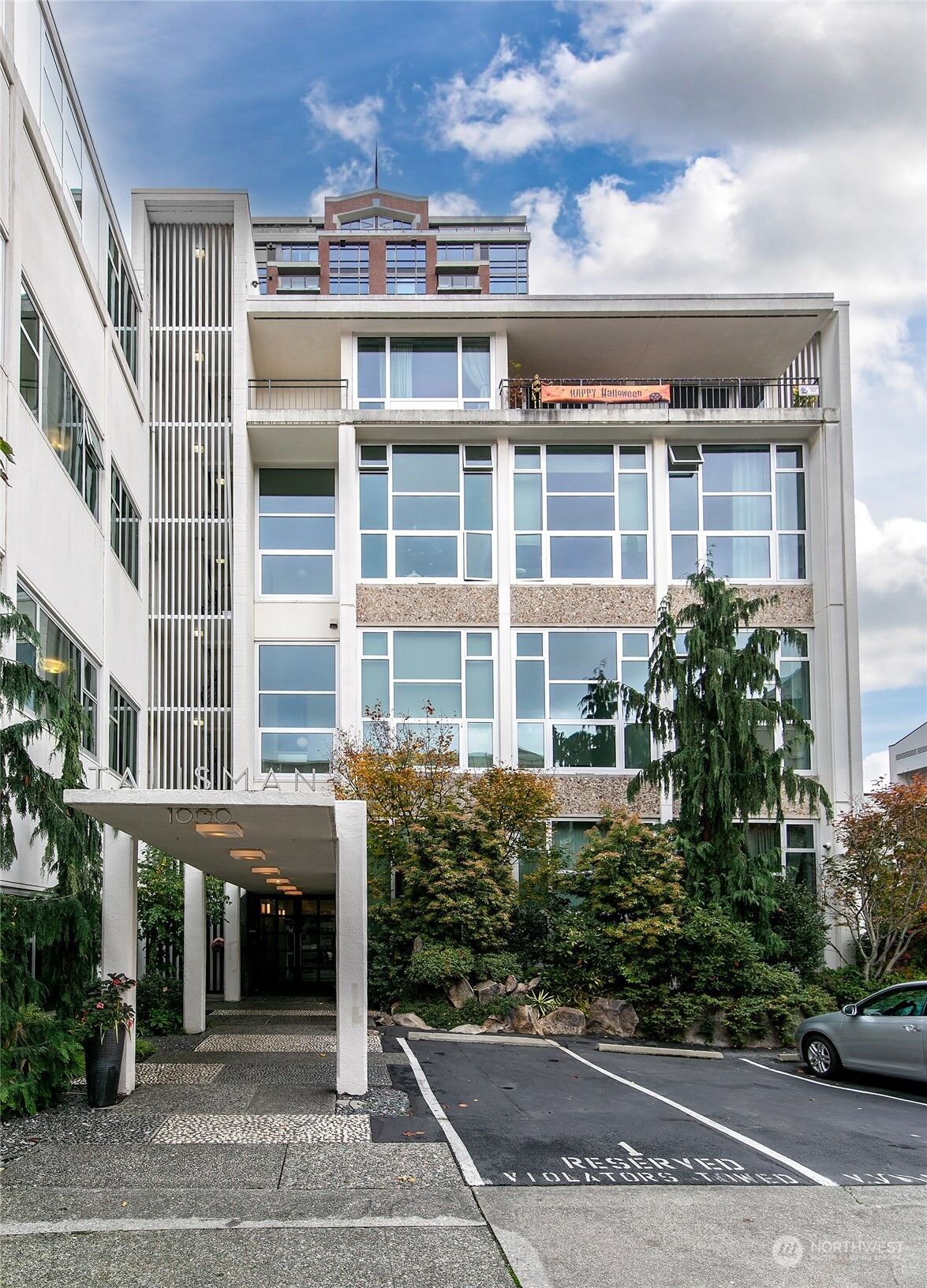 Property Photo:  1000  Union Street 205  WA 98101 