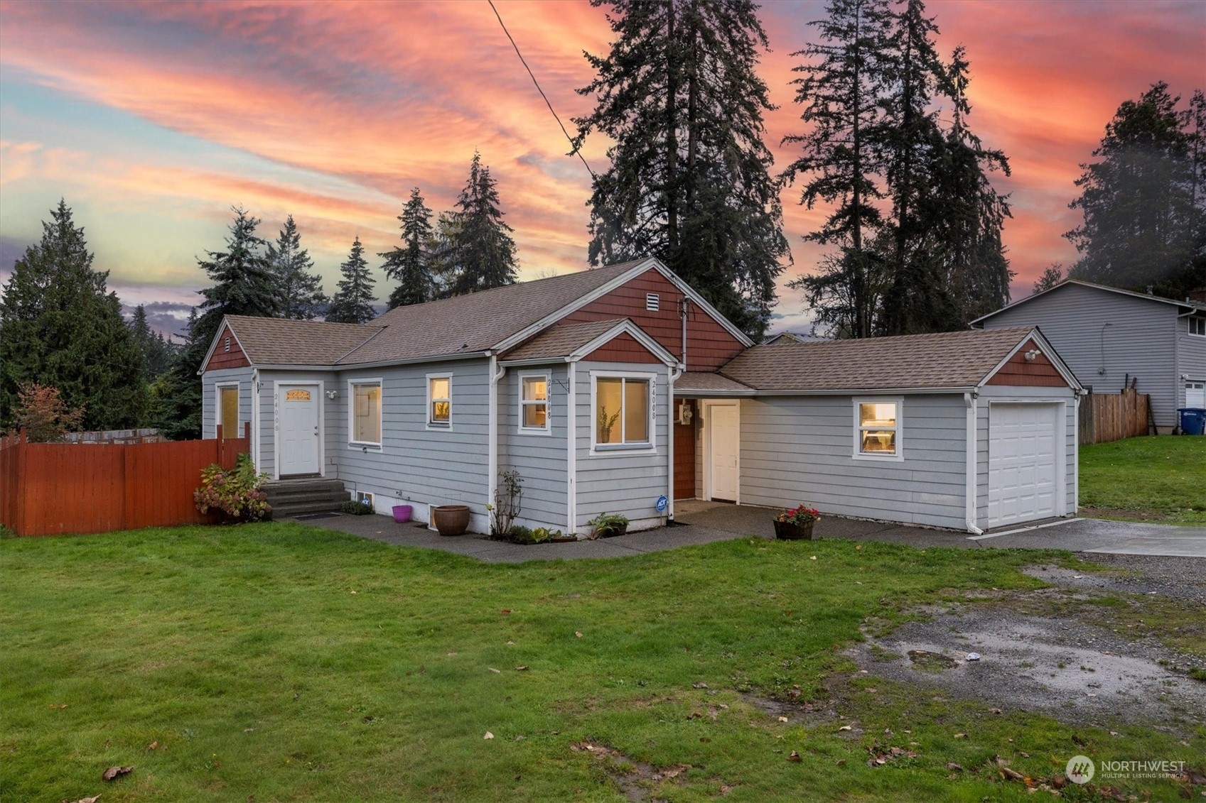 Property Photo:  24008  Meridian Avenue S  WA 98021 