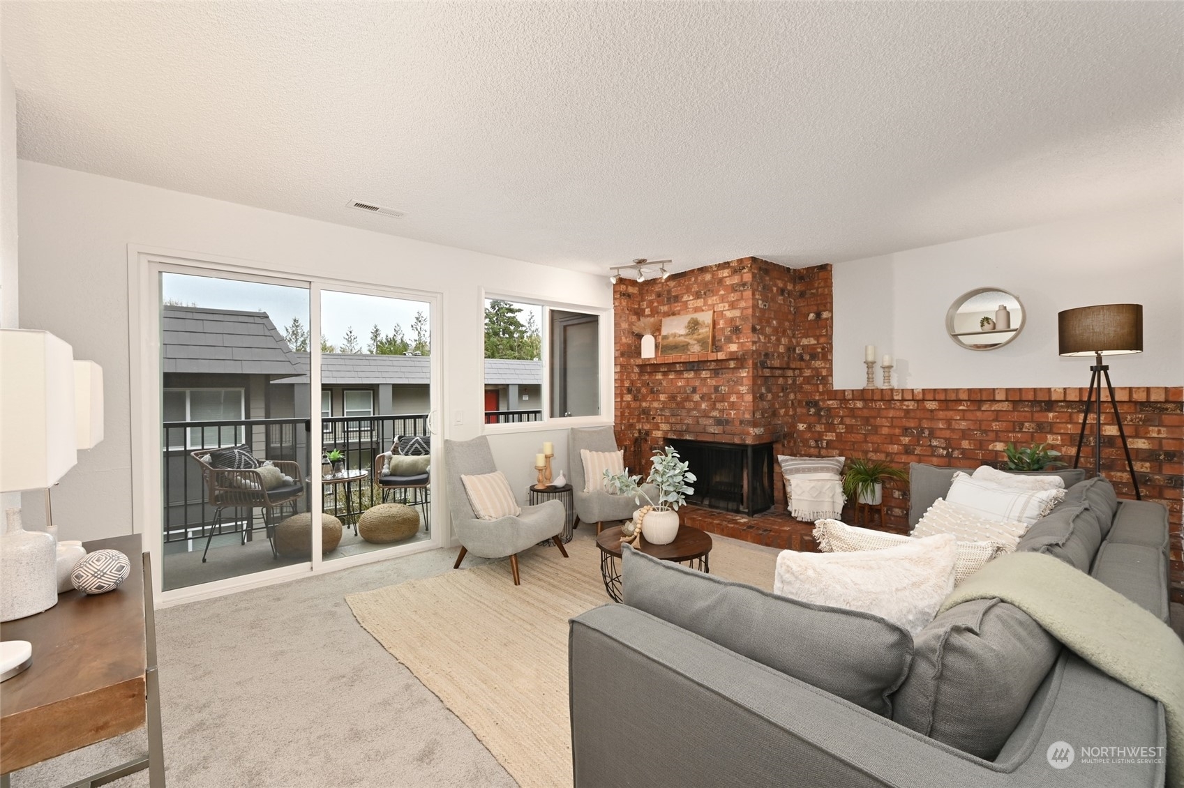 Property Photo: 9517 NE 180th Street B201 WA 98011