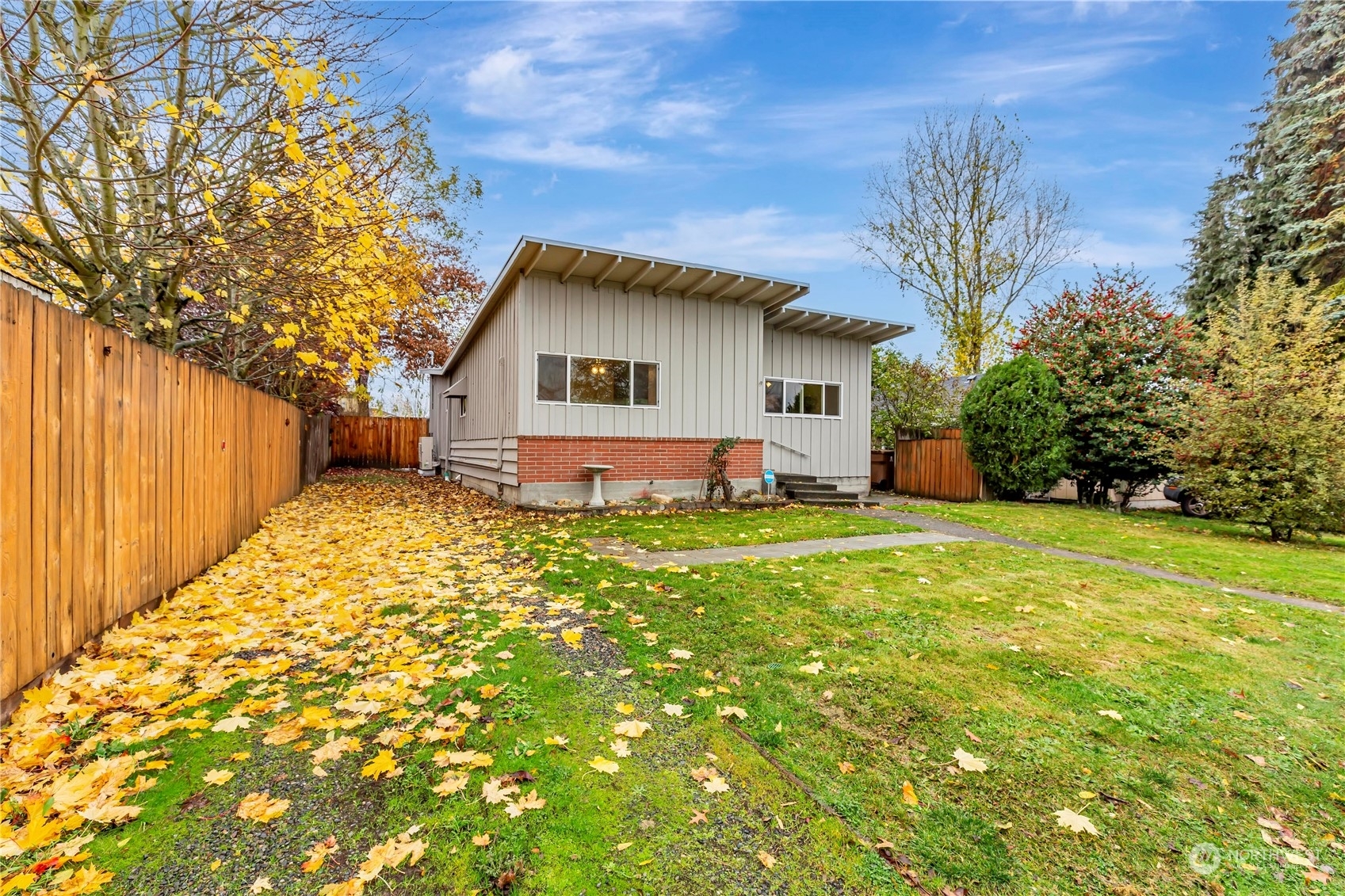 Property Photo:  722 E 55th St  WA 98404 