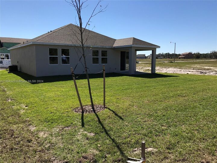 Property Photo: 2121 Preston Ln FL 34746