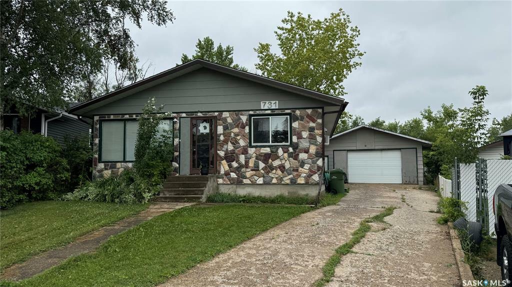 731 McCraney Crescent  Prince Albert SK S6V 6W3 photo