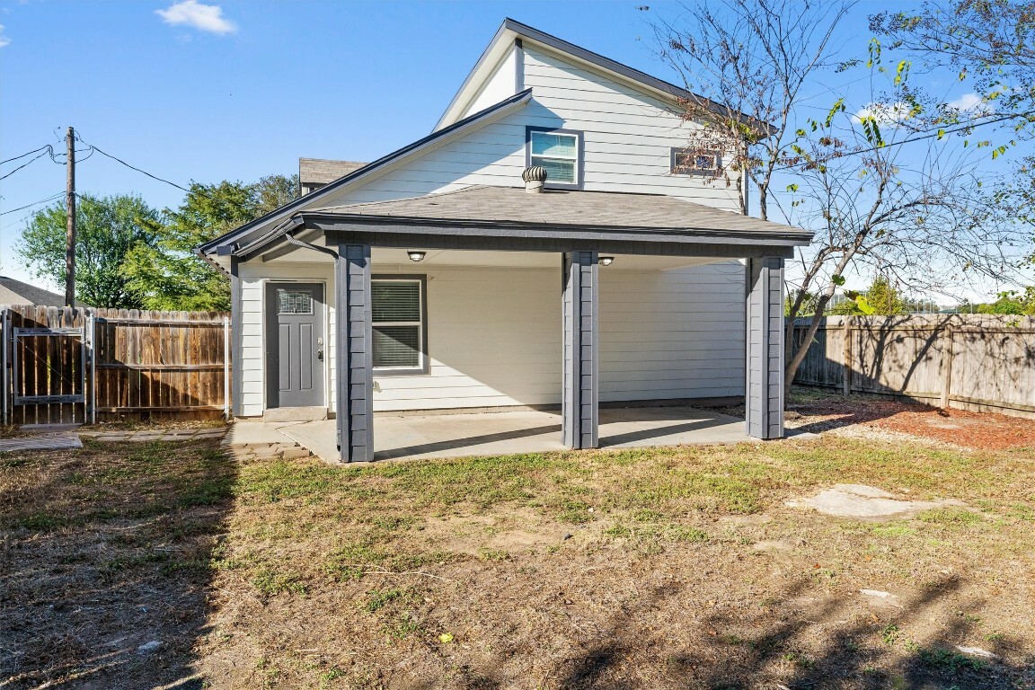 Property Photo:  13323 Villa Park Dr Unit B  TX 78729 