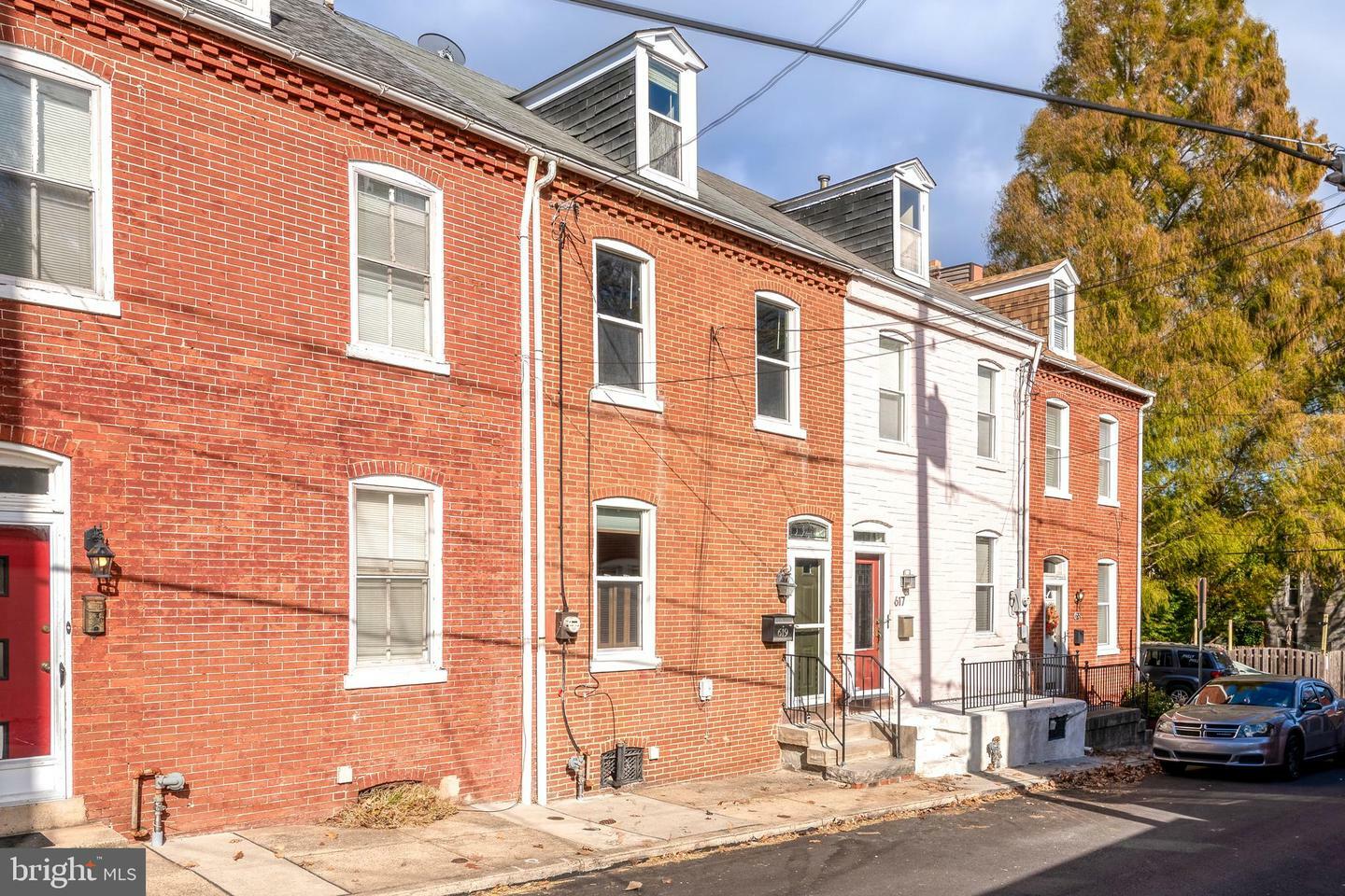 Property Photo:  619 W Marion Street  PA 17603 