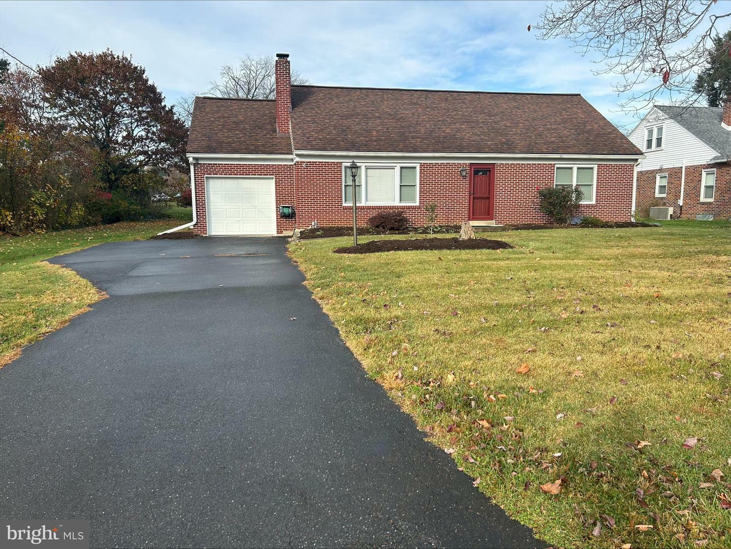 716 Farmingdale Road  Lancaster PA 17603 photo