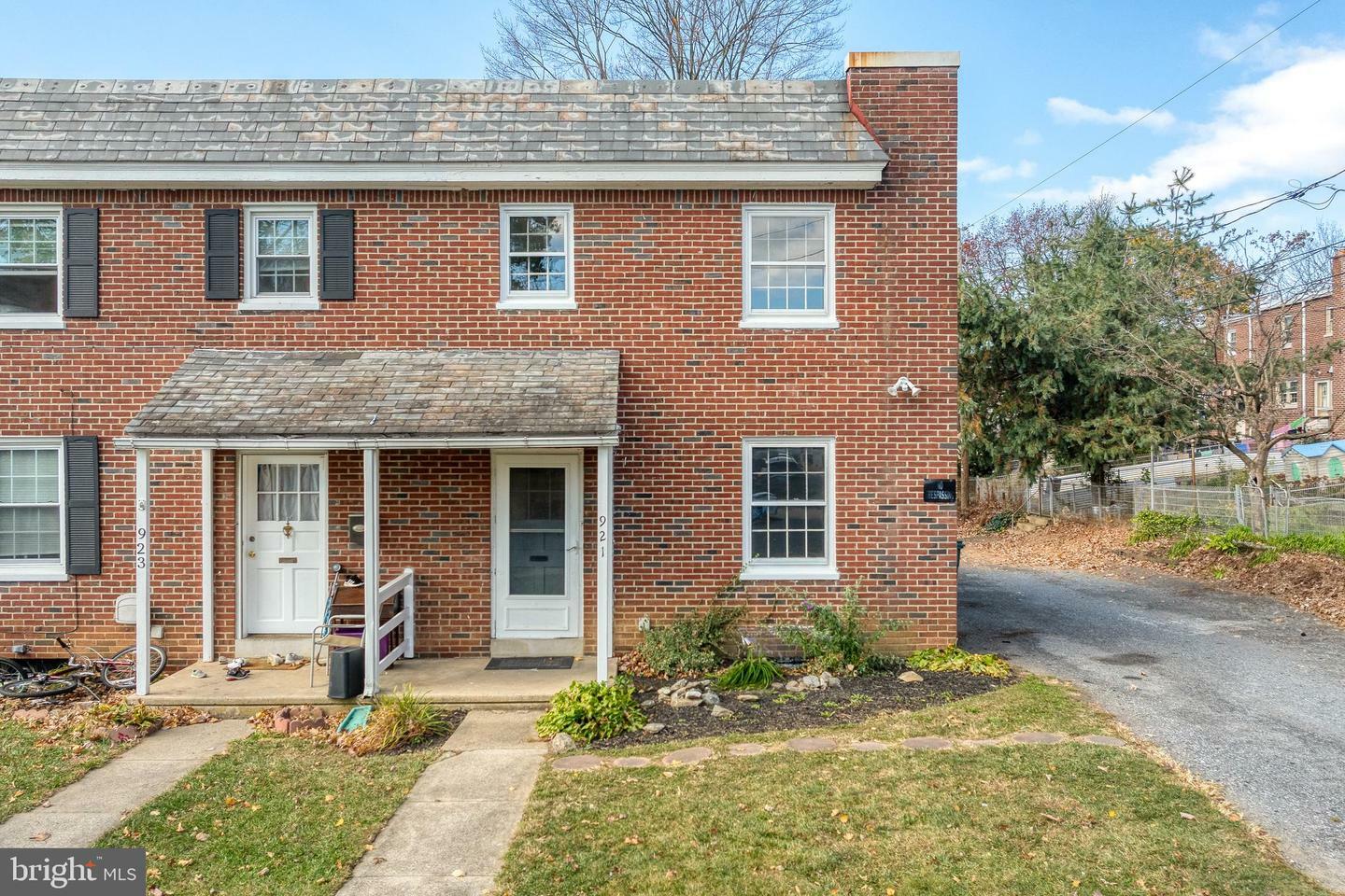 Property Photo:  921 Fremont Street  PA 17603 