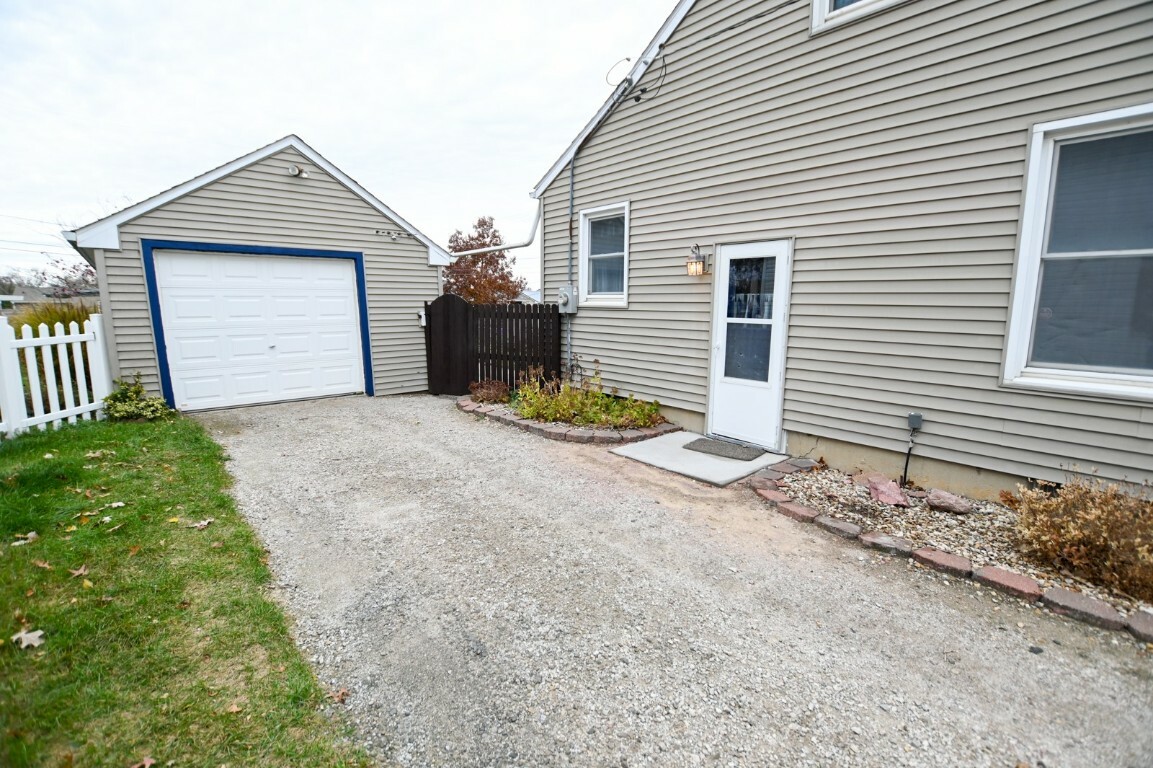 Property Photo:  410 20th Street NW  IA 52405 