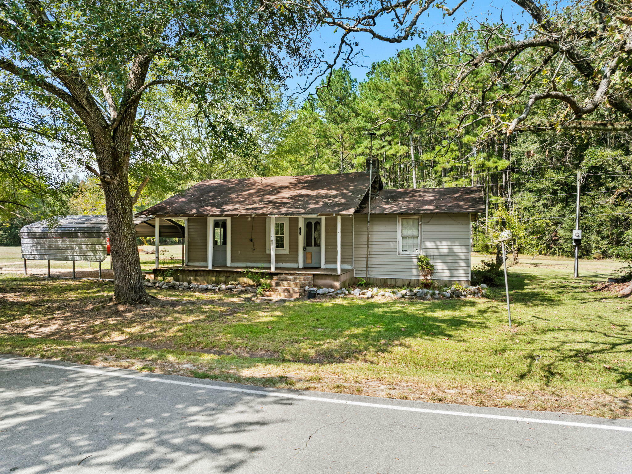 Property Photo:  977 Lampton Hilltop Rd.  MS 39429 