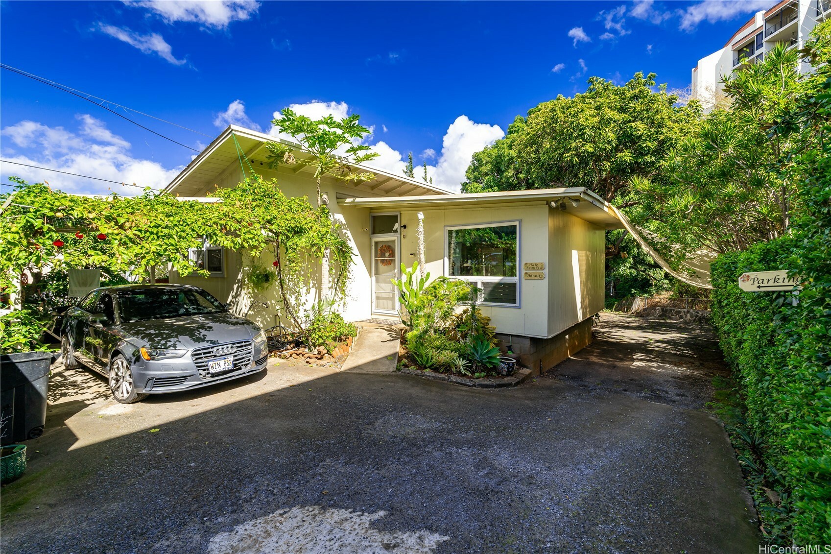 Property Photo: 3116 Waialae Avenue HI 96816