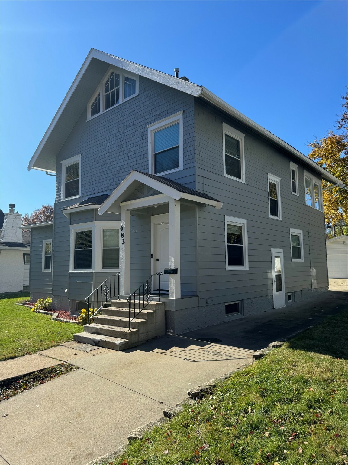 682 36th Street  Des Moines IA 50312 photo