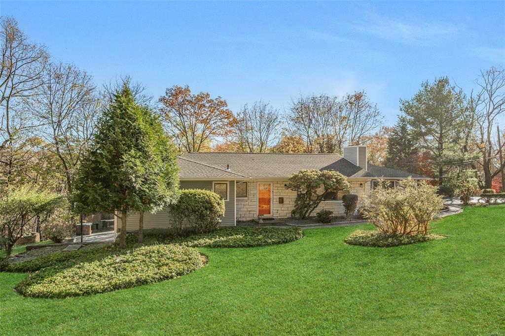 Property Photo:  21 Agnes Circle  NY 10502 