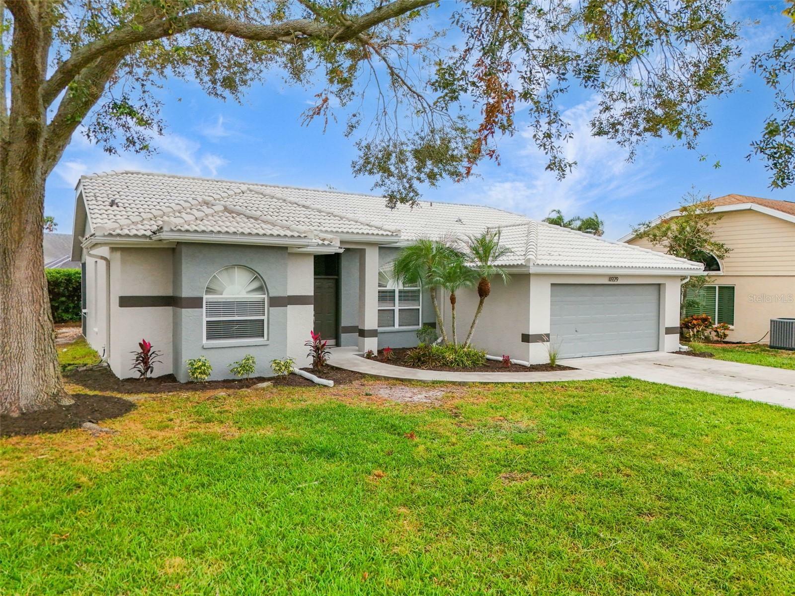 Property Photo:  6929 Stetson Street Circle  FL 34243 