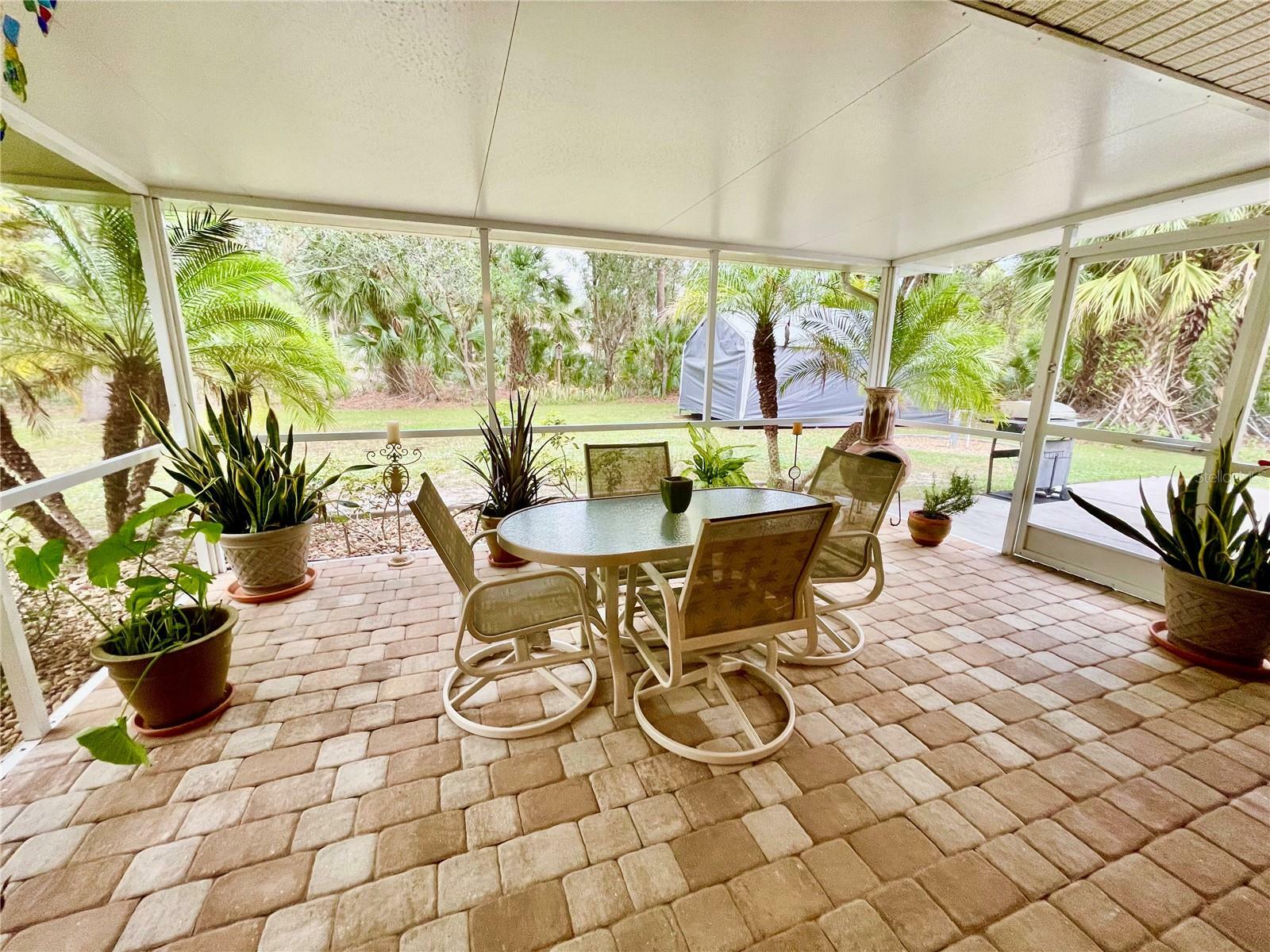 Property Photo:  7339 Cameo Circle  FL 34291 