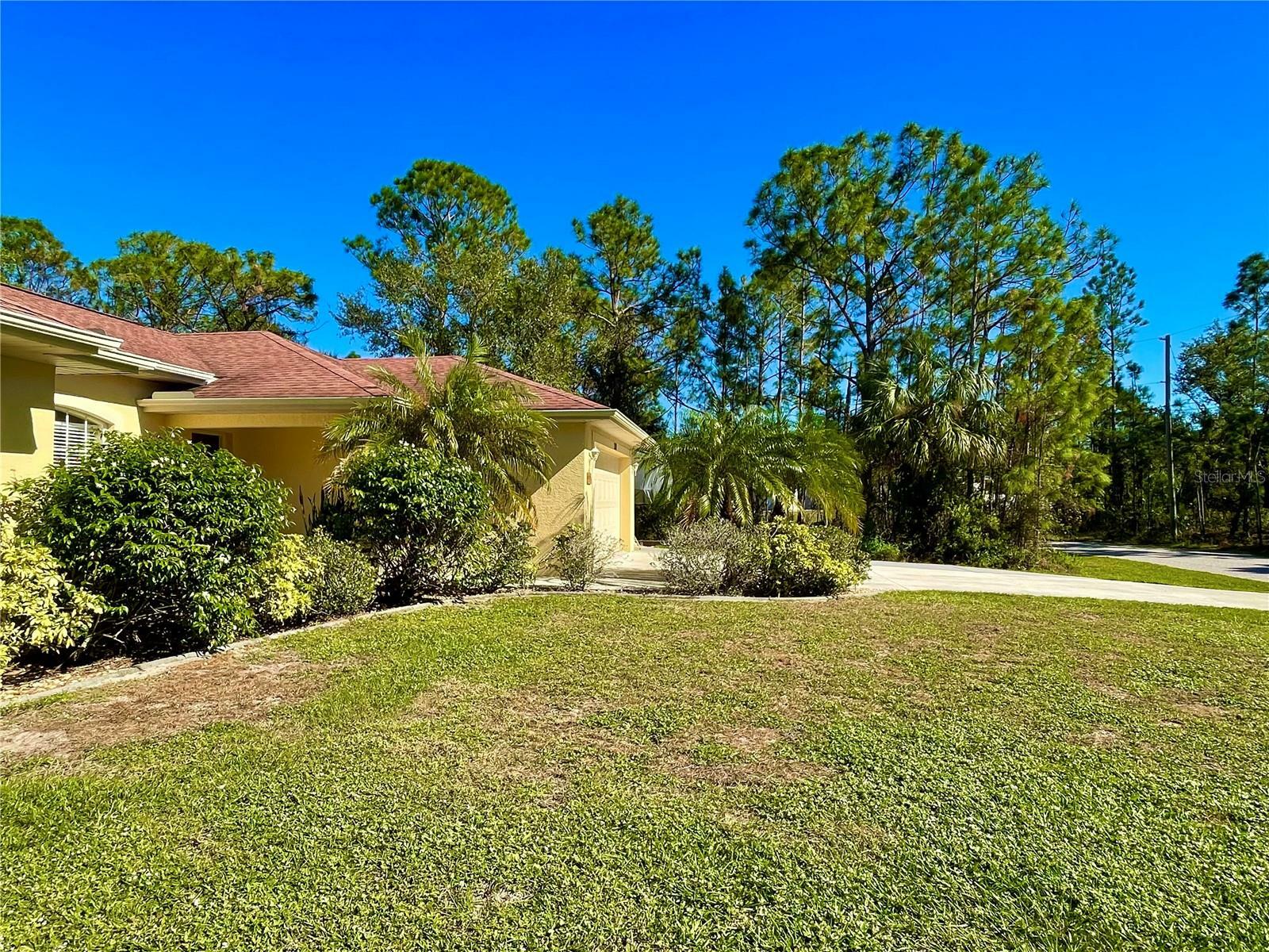 Property Photo:  7339 Cameo Circle  FL 34291 