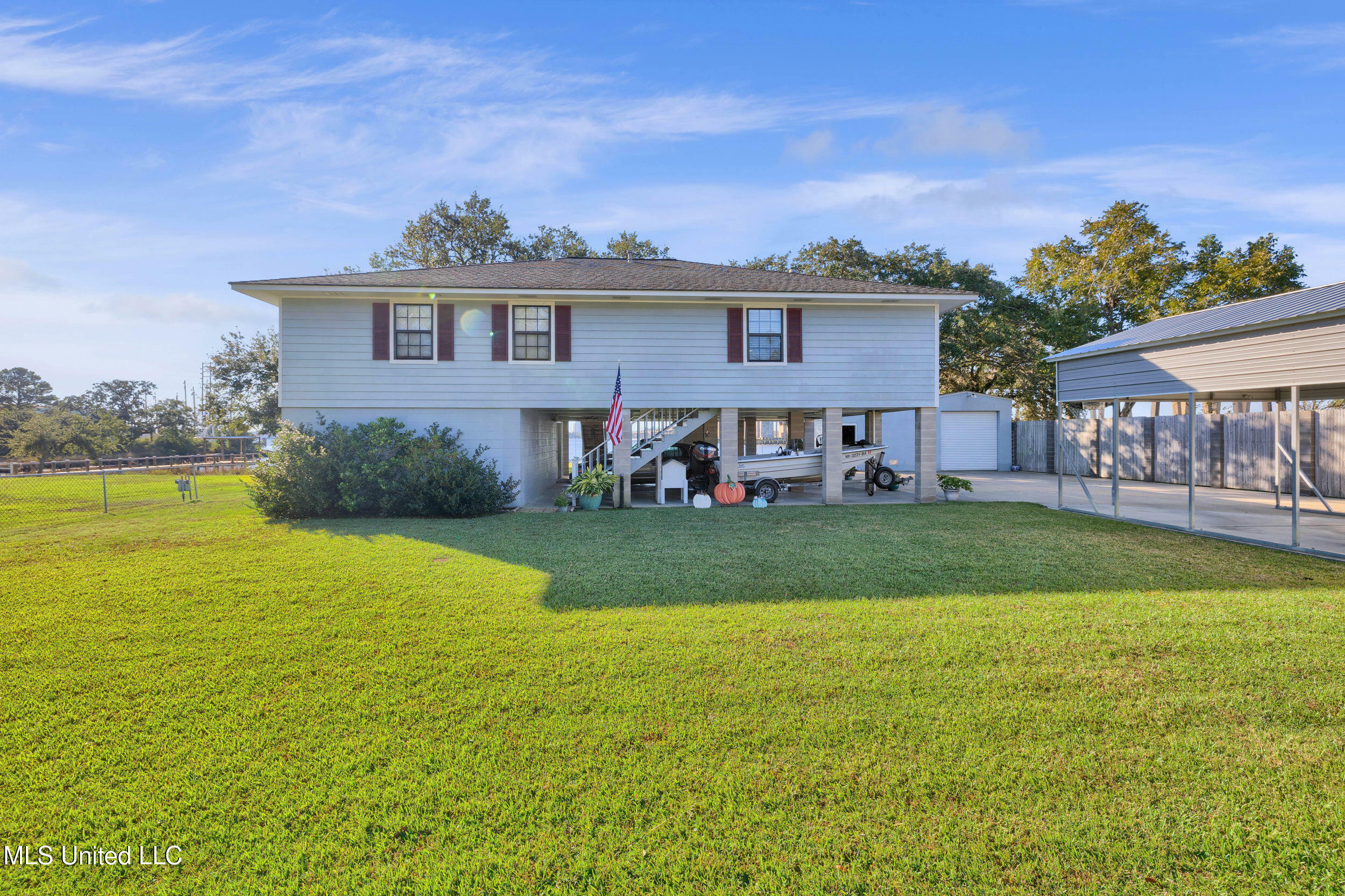 Property Photo:  3323 Bay Shore Drive  MS 39540 