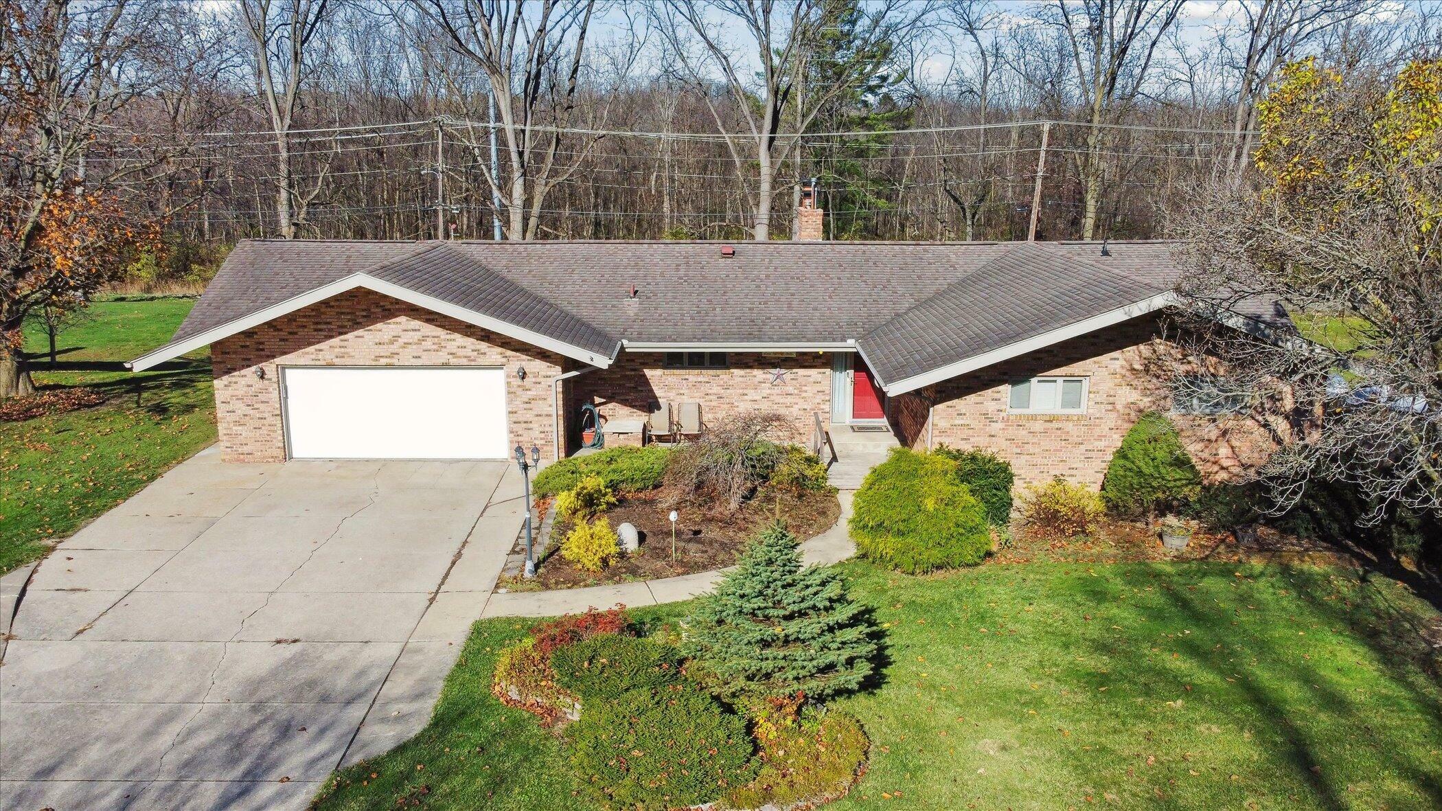 Property Photo:  1453 Sioux Trail  MI 49120 