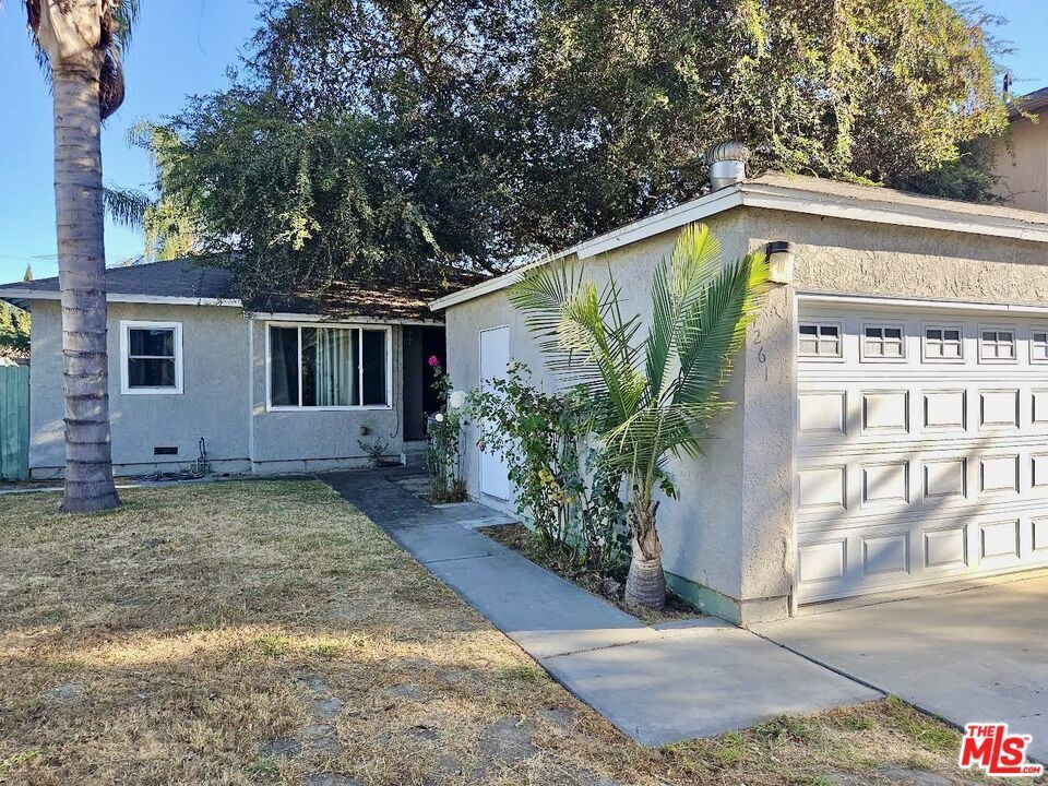 Property Photo:  4261 Fernwood Avenue  CA 90262 