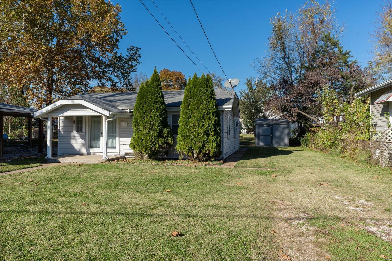 Property Photo:  215 Viehl Avenue  MO 63125 