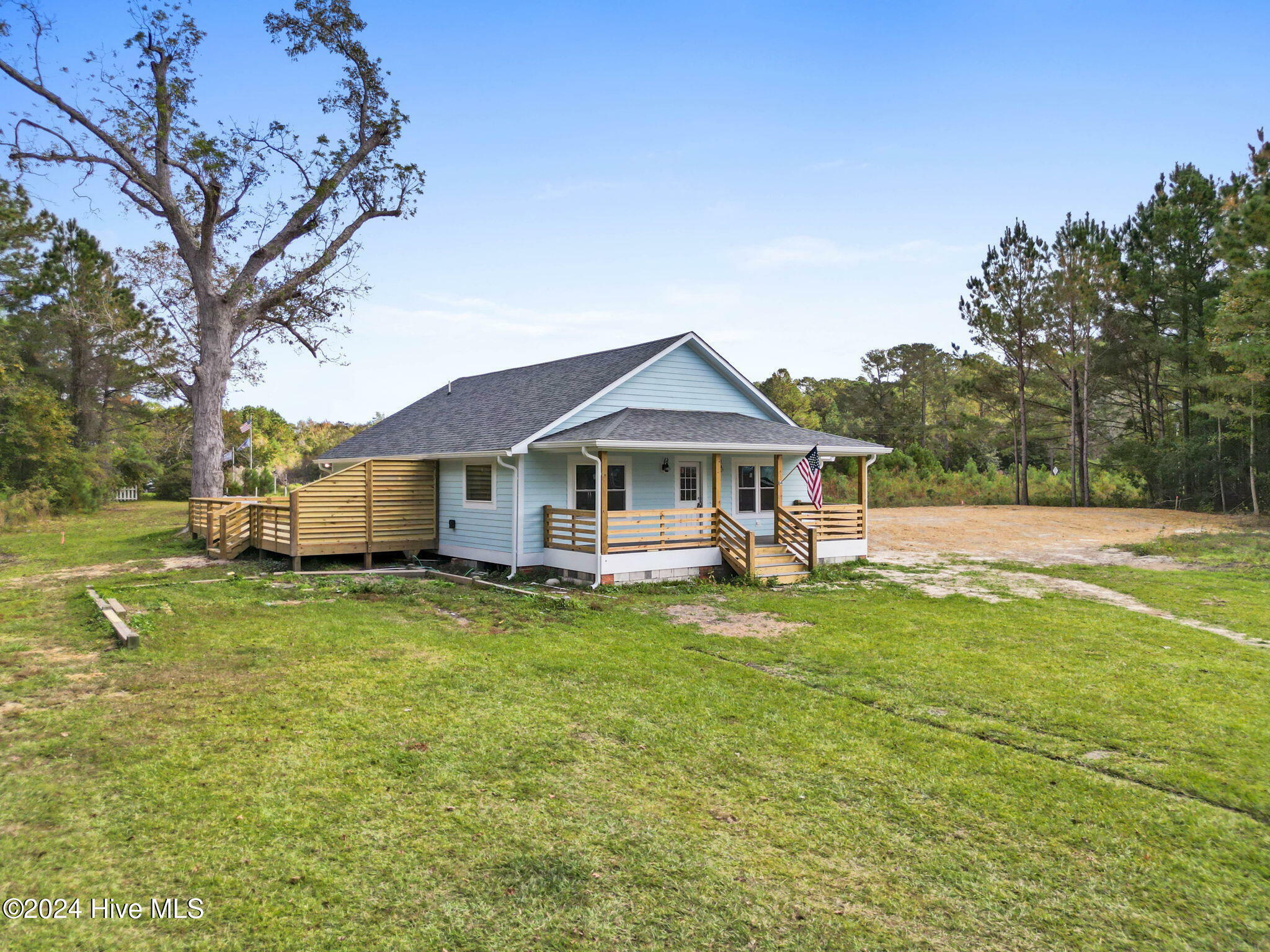 Property Photo:  1070 Midway Road SE  NC 28422 