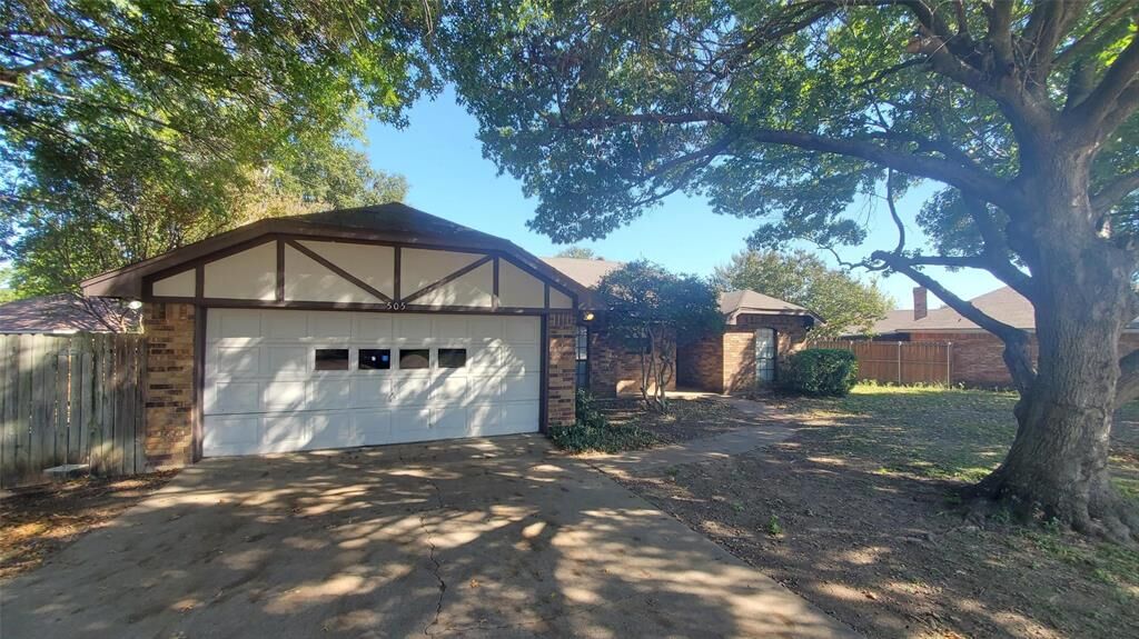 Property Photo: 505 Pelican Court TX 75115