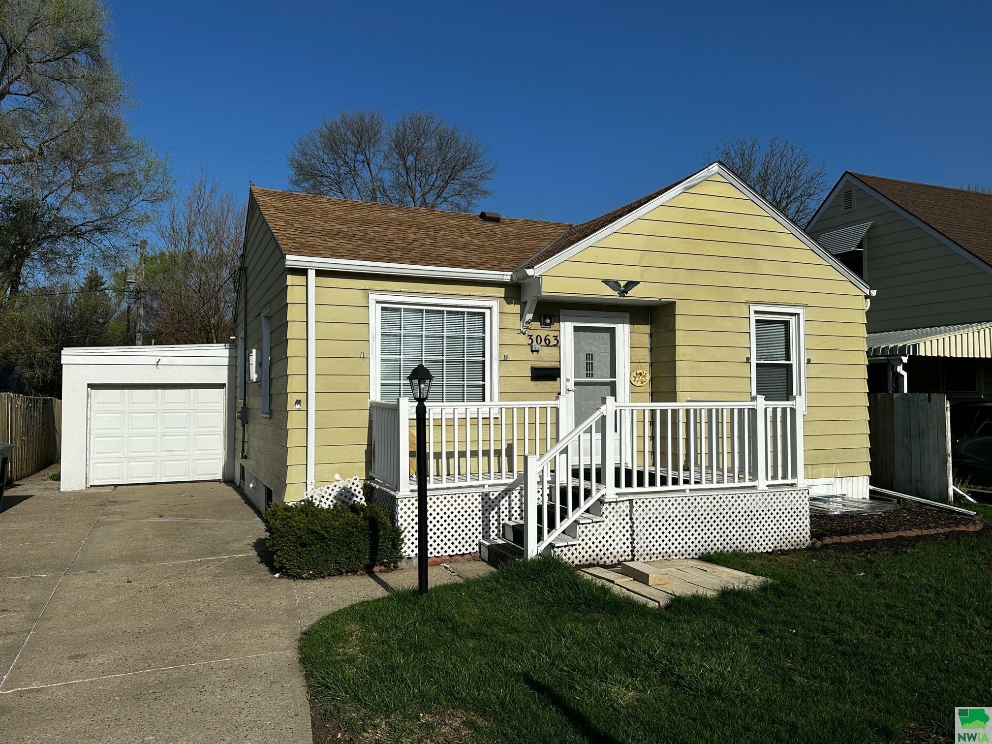 Property Photo:  3063 Rebecca Street  IA 51103 